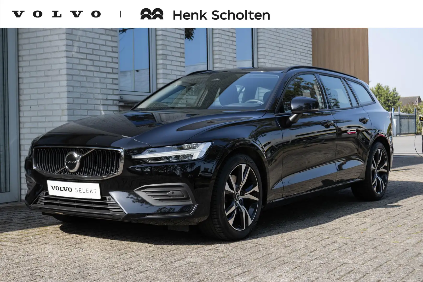 Volvo V60 B3 Mild Hybrid Essential Edition | Trekhaak semi e Schwarz - 1