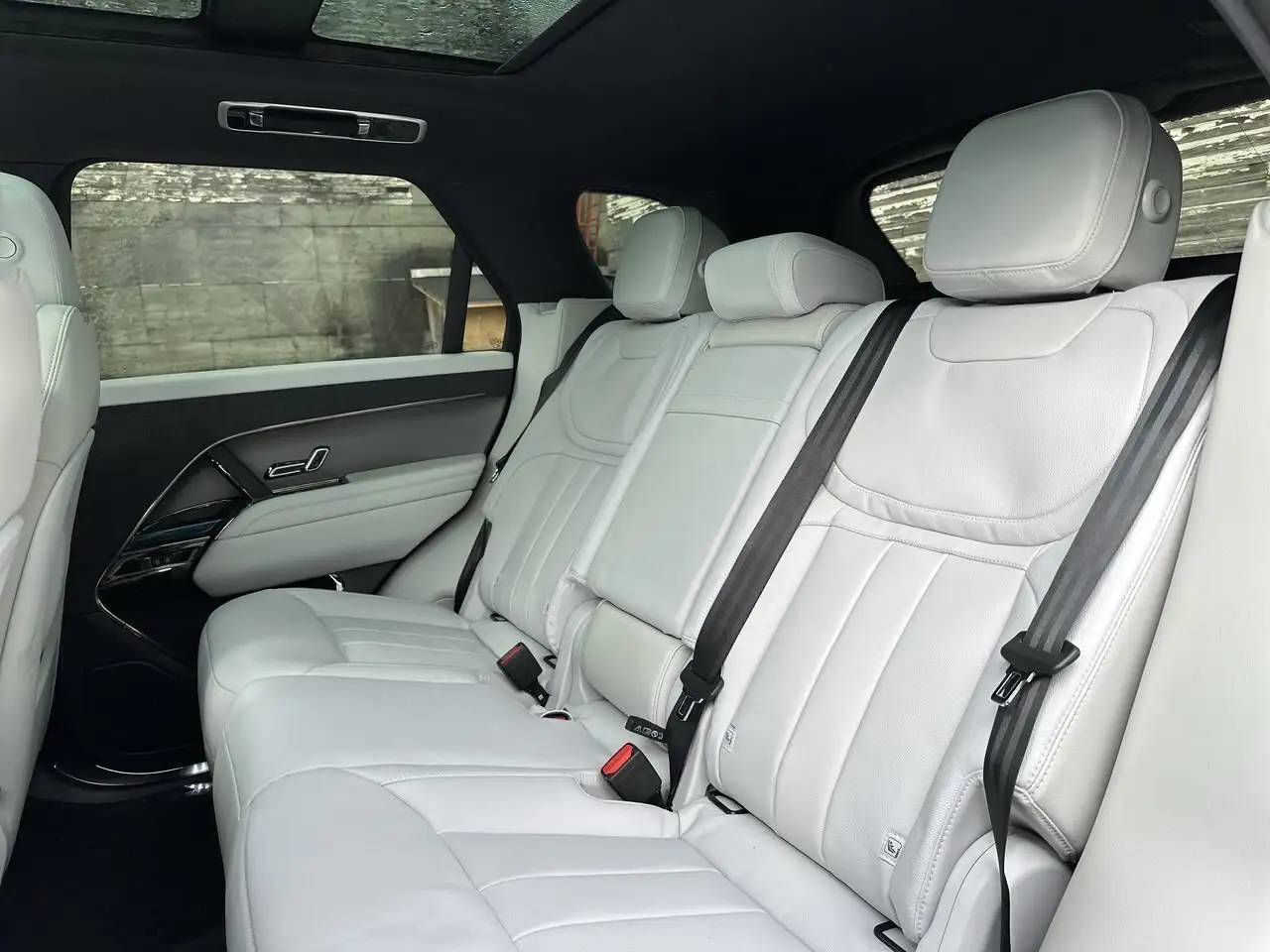 Land Rover Range Rover Sport снимка Land Rover Range Rover Sport