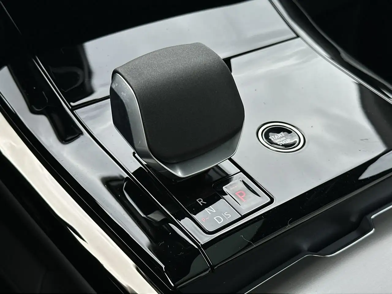 Land Rover Range Rover Sport снимка Land Rover Range Rover Sport