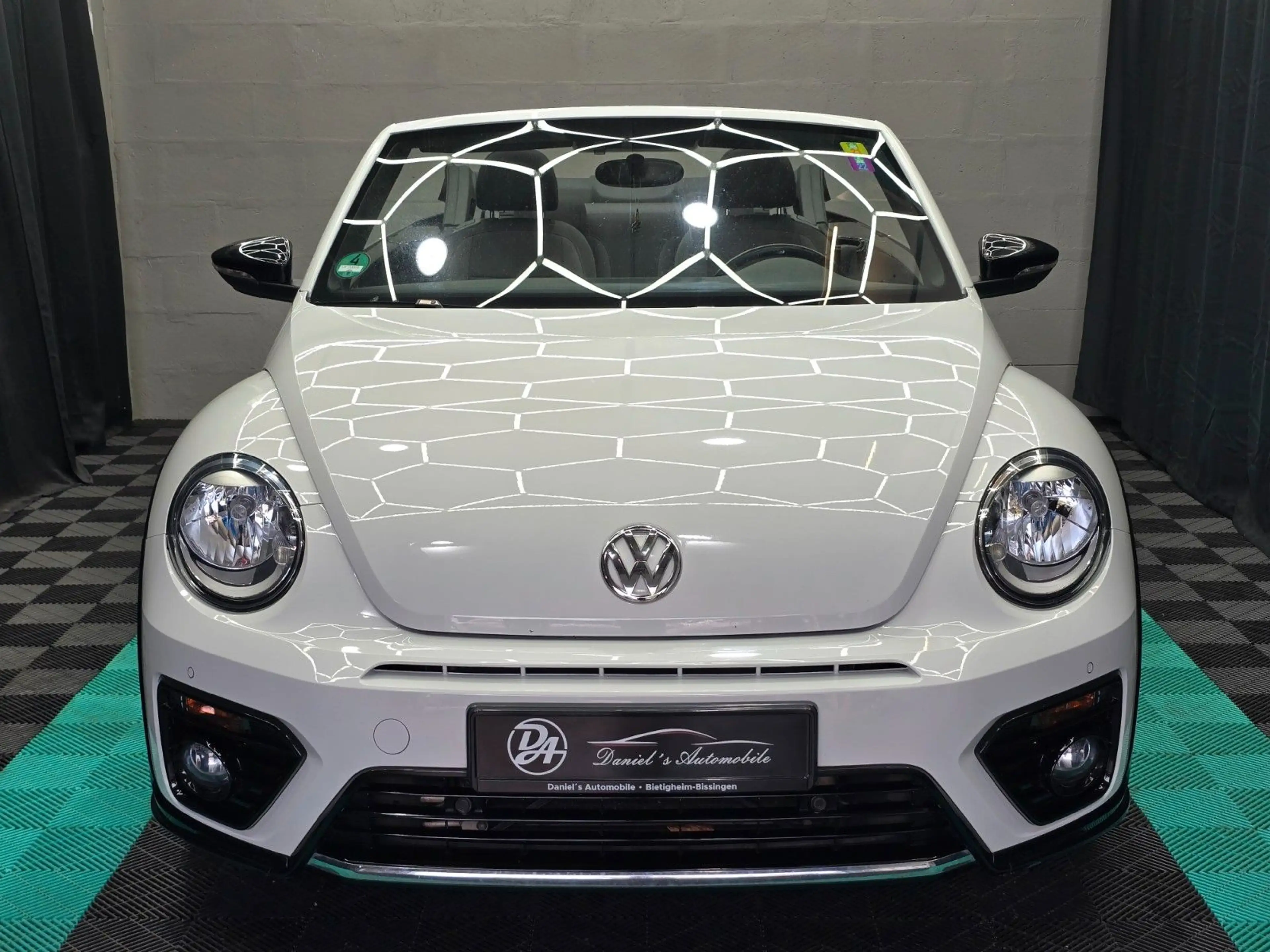 Volkswagen Beetle Cabriolet R-Line BMT/Start-Stopp — photo 2