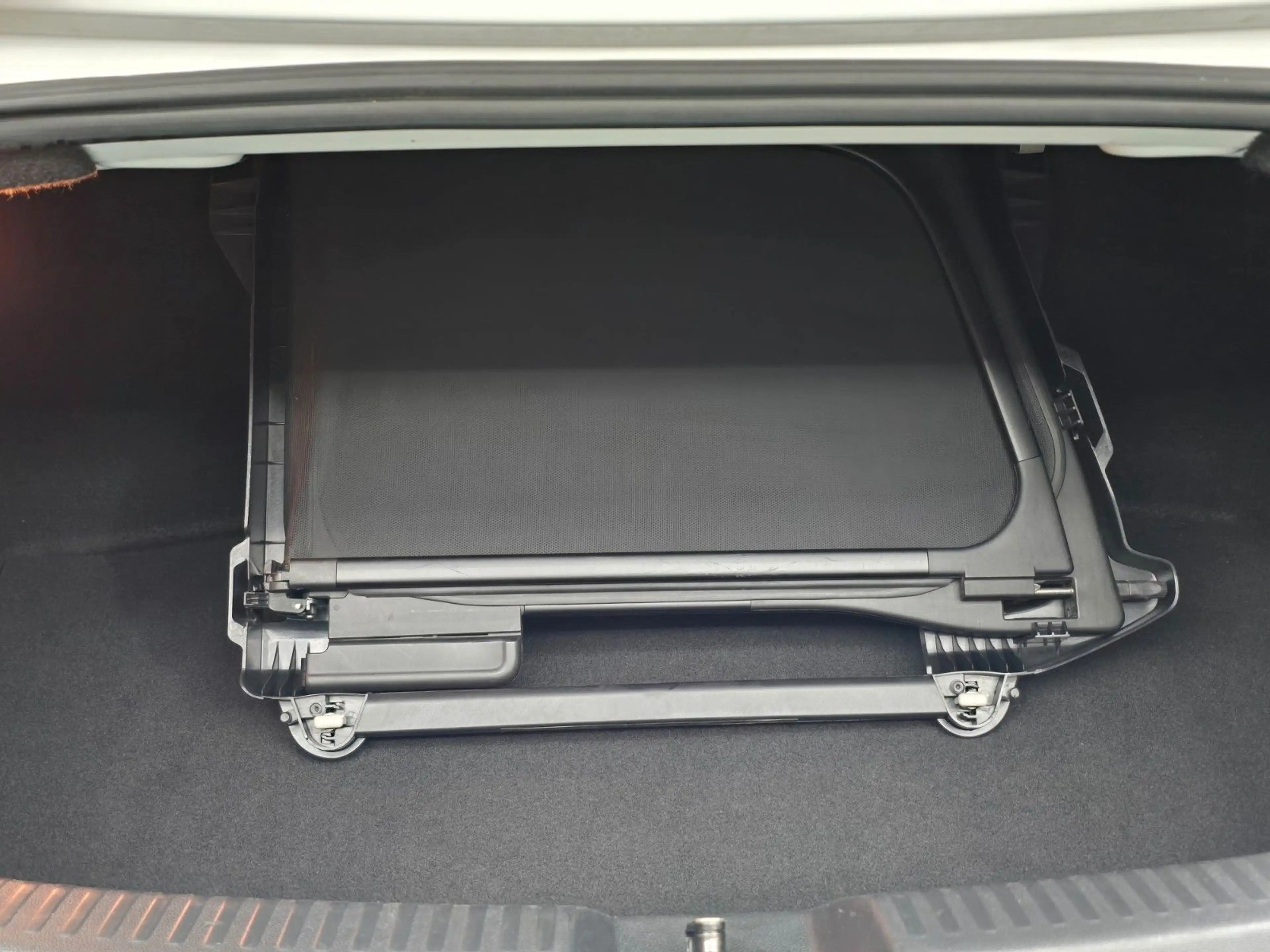 Volkswagen Beetle Cabriolet R-Line BMT/Start-Stopp — photo 8