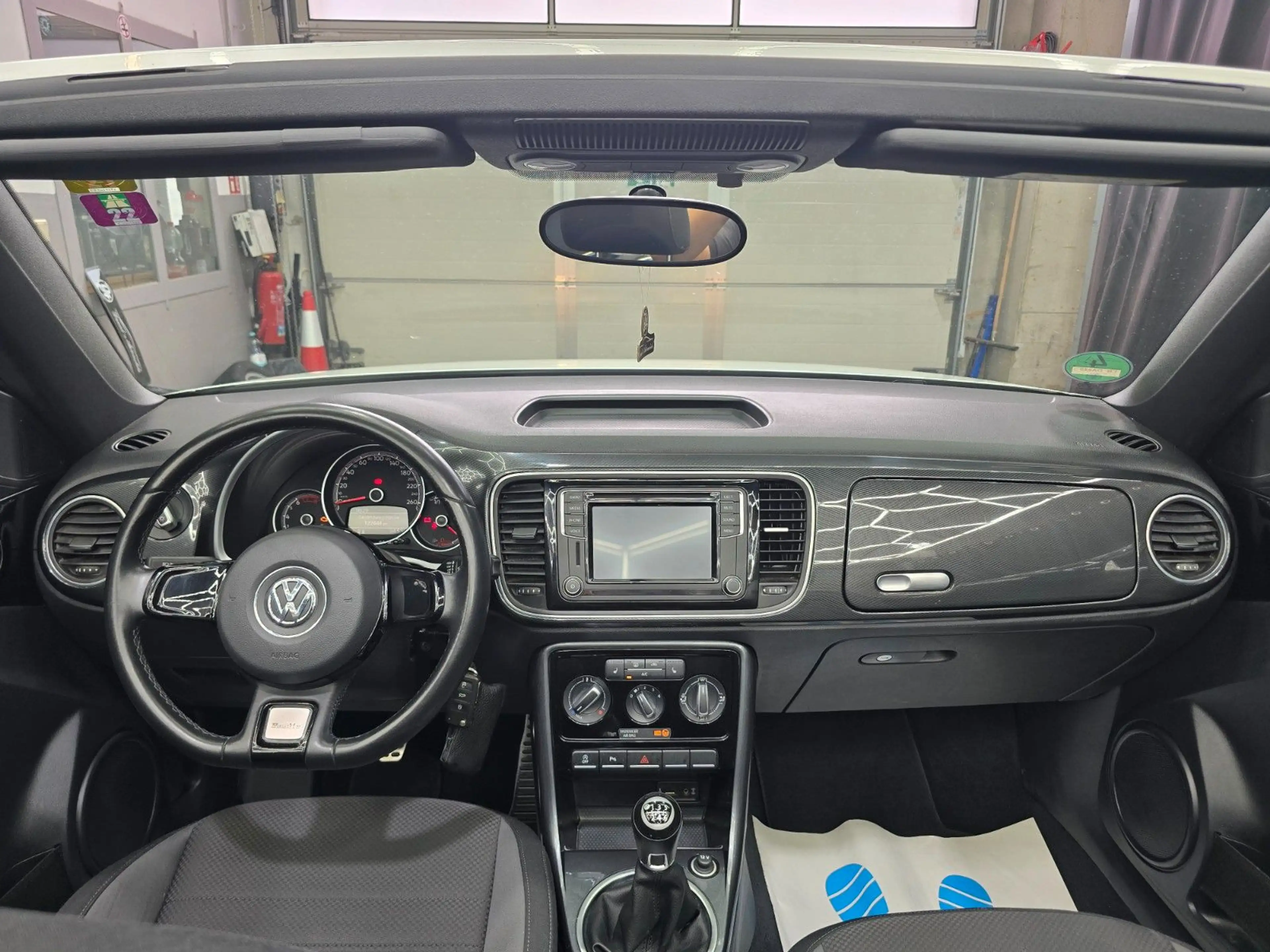 Volkswagen Beetle Cabriolet R-Line BMT/Start-Stopp — photo 15