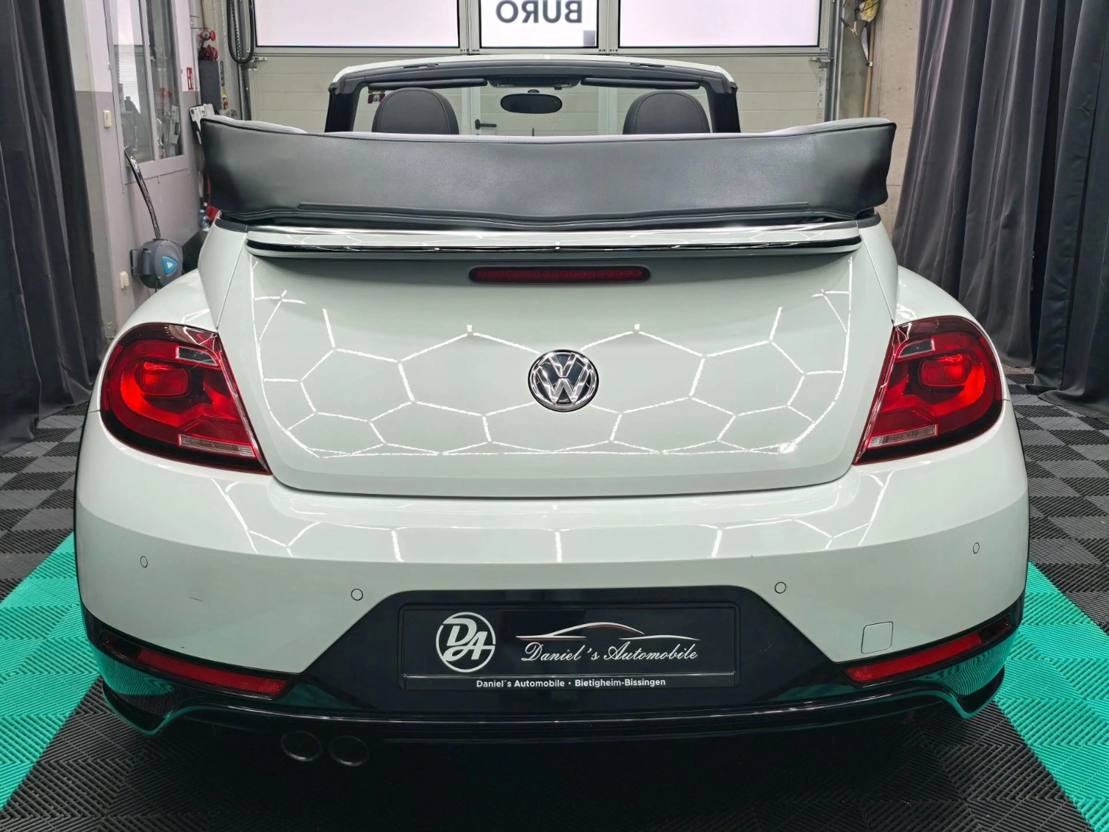Volkswagen Beetle Cabriolet R-Line BMT/Start-Stopp — photo 6