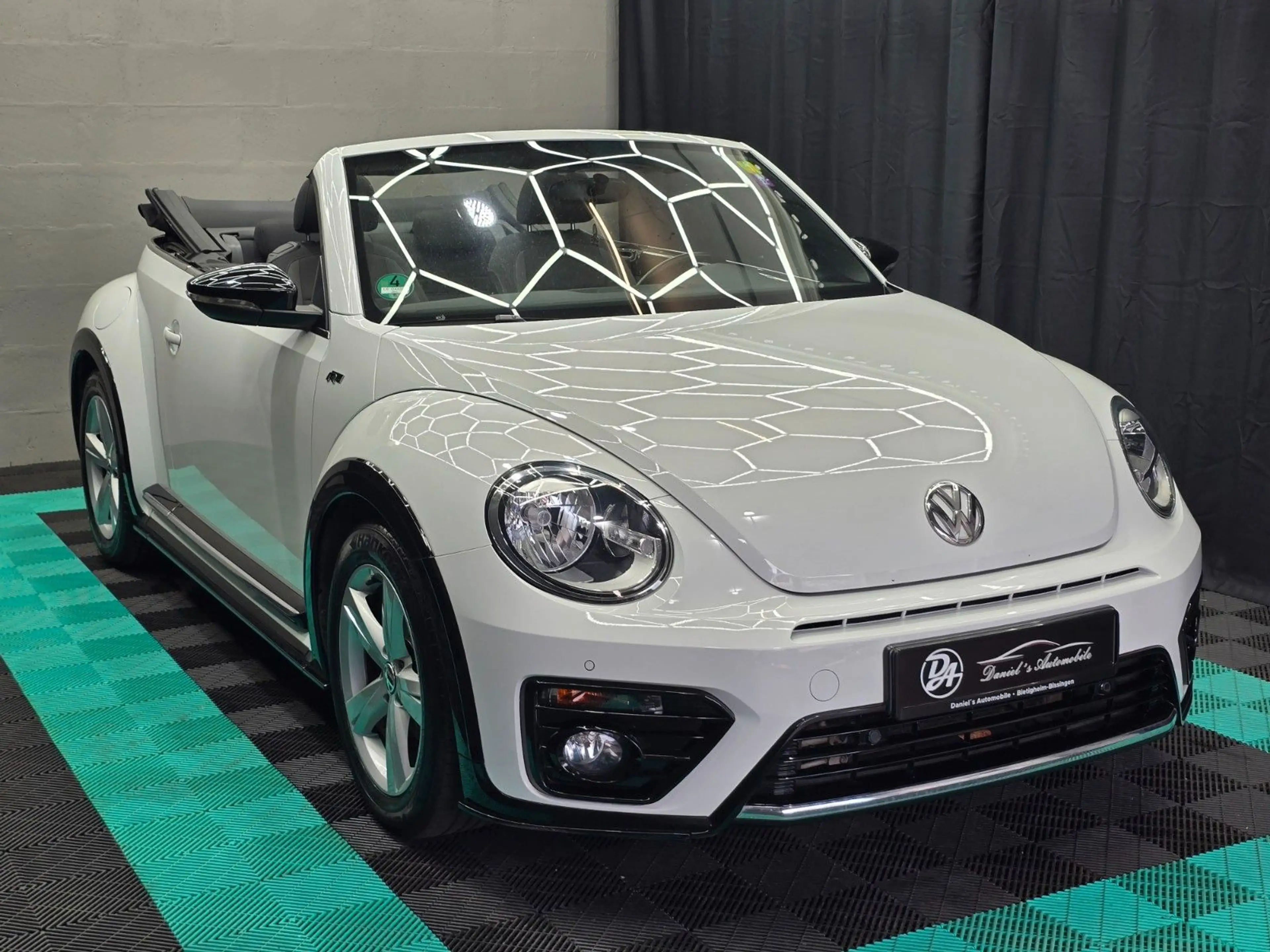 Volkswagen Beetle Cabriolet R-Line BMT/Start-Stopp — photo 10