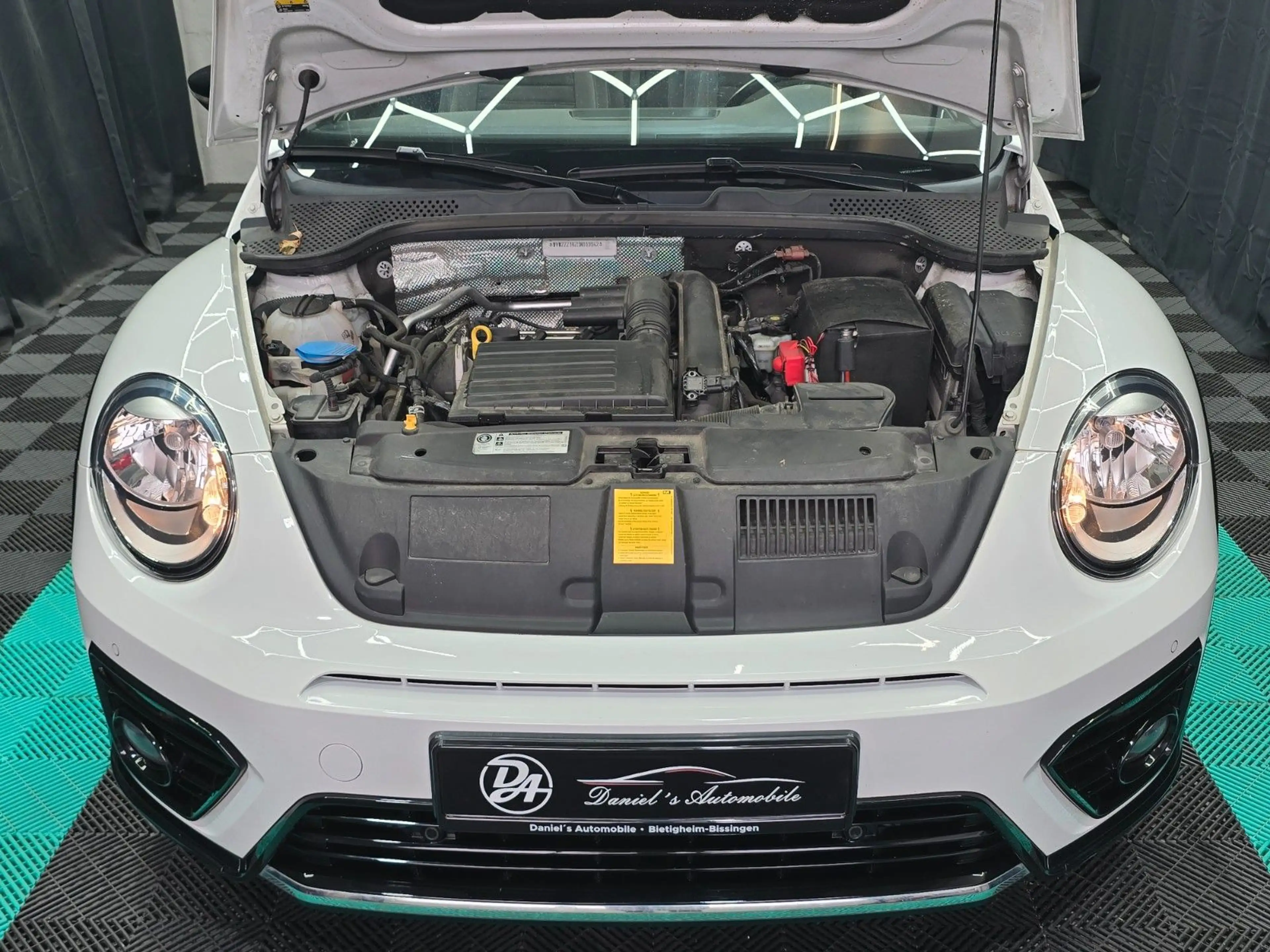 Volkswagen Beetle Cabriolet R-Line BMT/Start-Stopp — photo 11