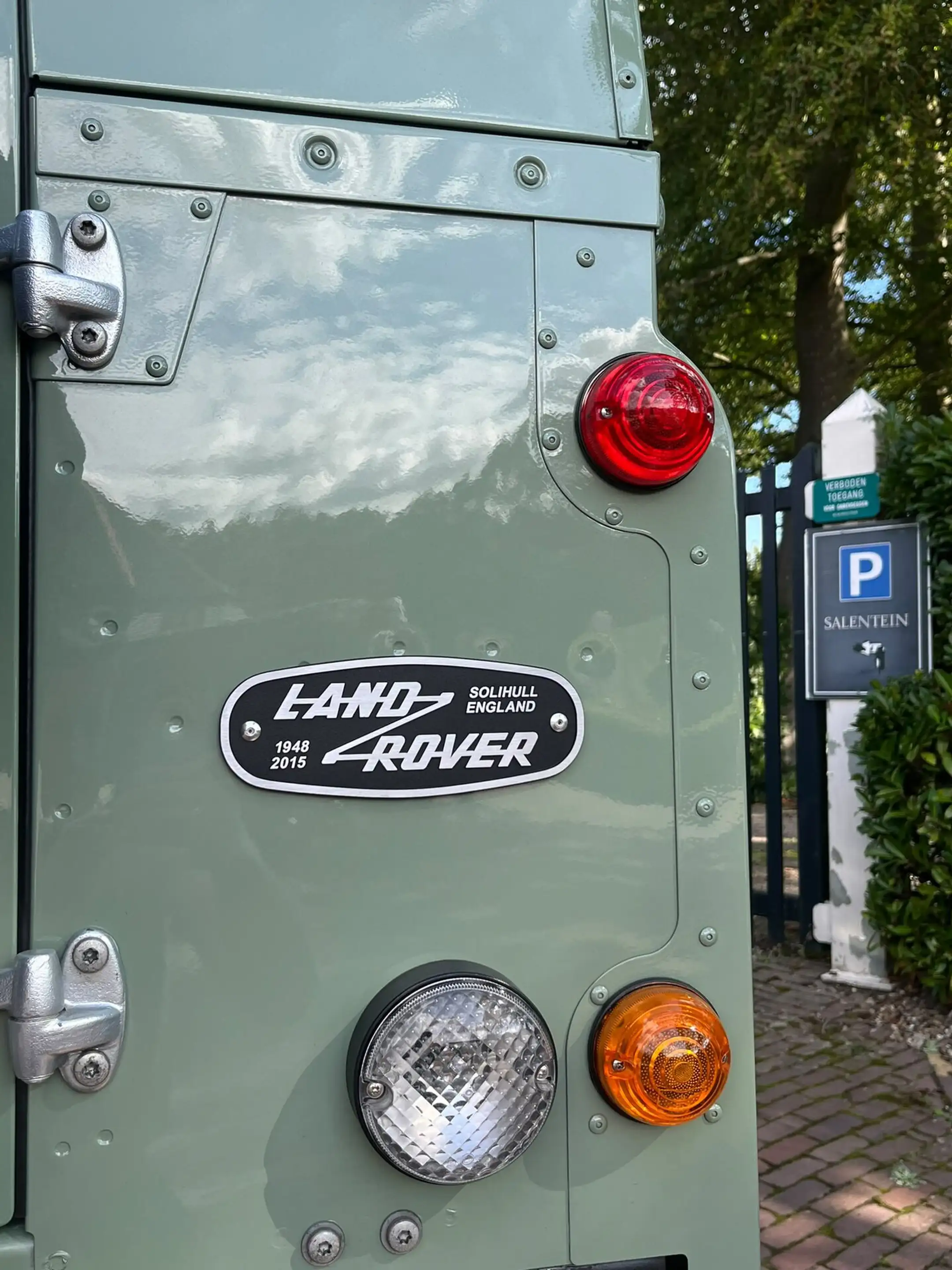 Land Rover Defender 110 TD4 Heritage Limited Edition 7-Persoons — photo 13