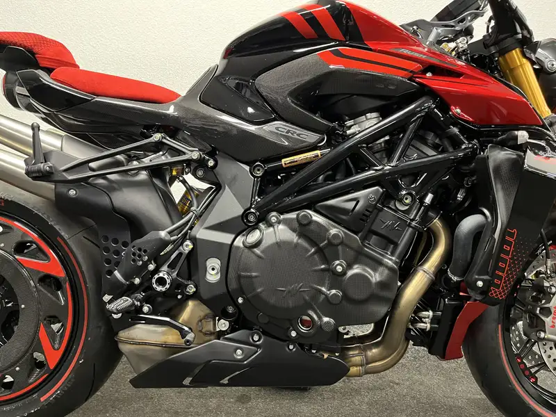 MV Agusta Rush - foto 7