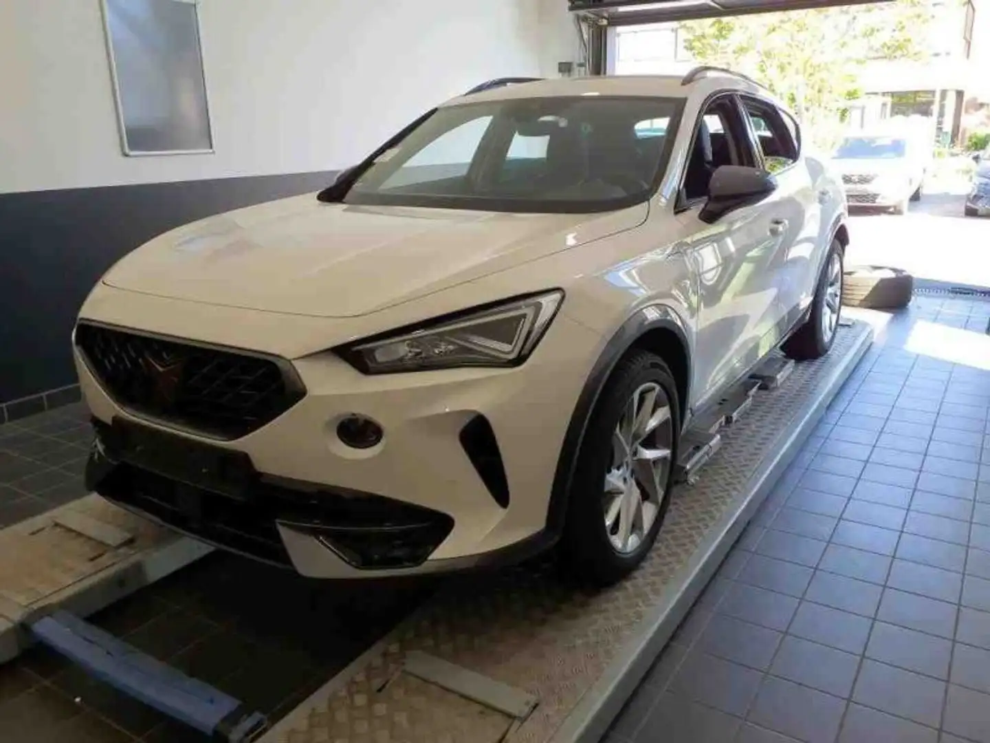 CUPRA Formentor 1.4 TSI eHybrid DSG LED SHZ PDC hinten Weiß - 2