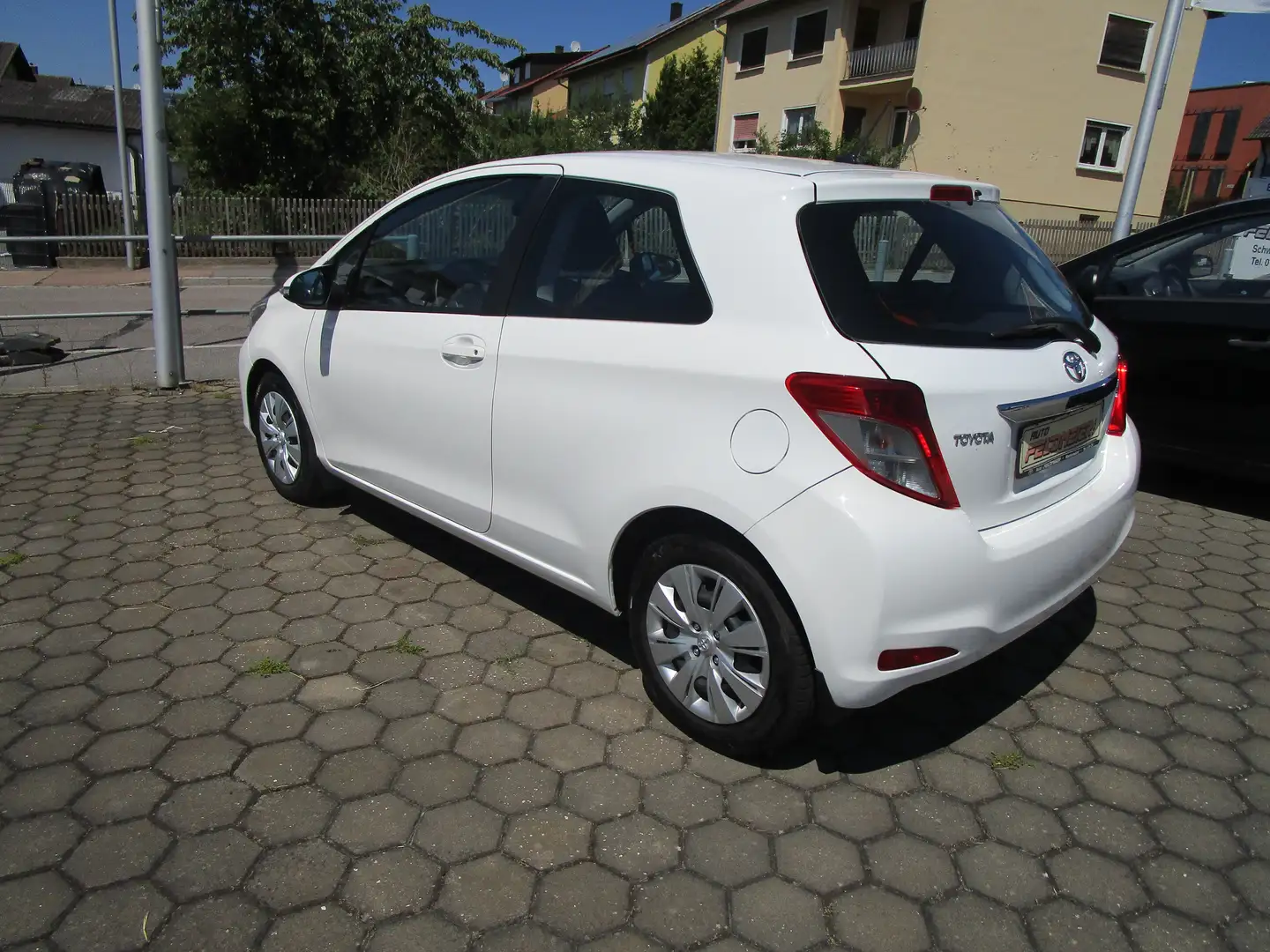 Toyota Yaris 1.0 VVT-i Life Blanc - 2