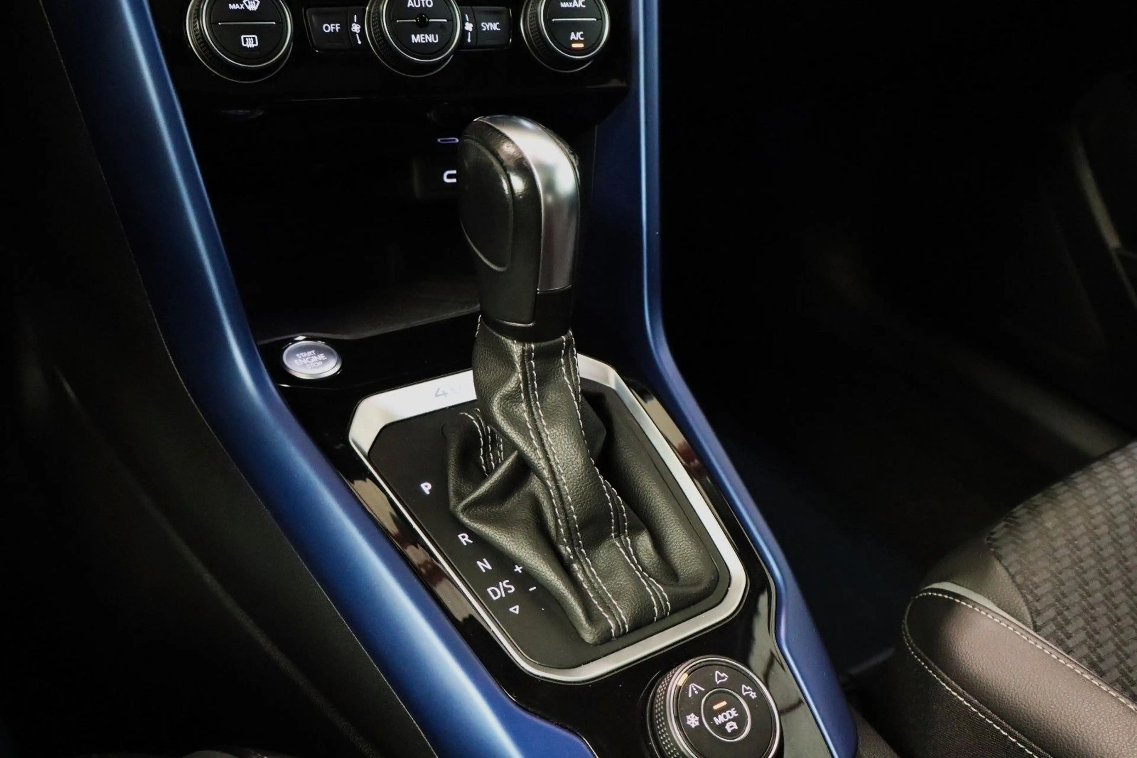 Volkswagen T-Roc R 2,0 TSI DSG 4Motion Virtual Pano AHK — photo 13