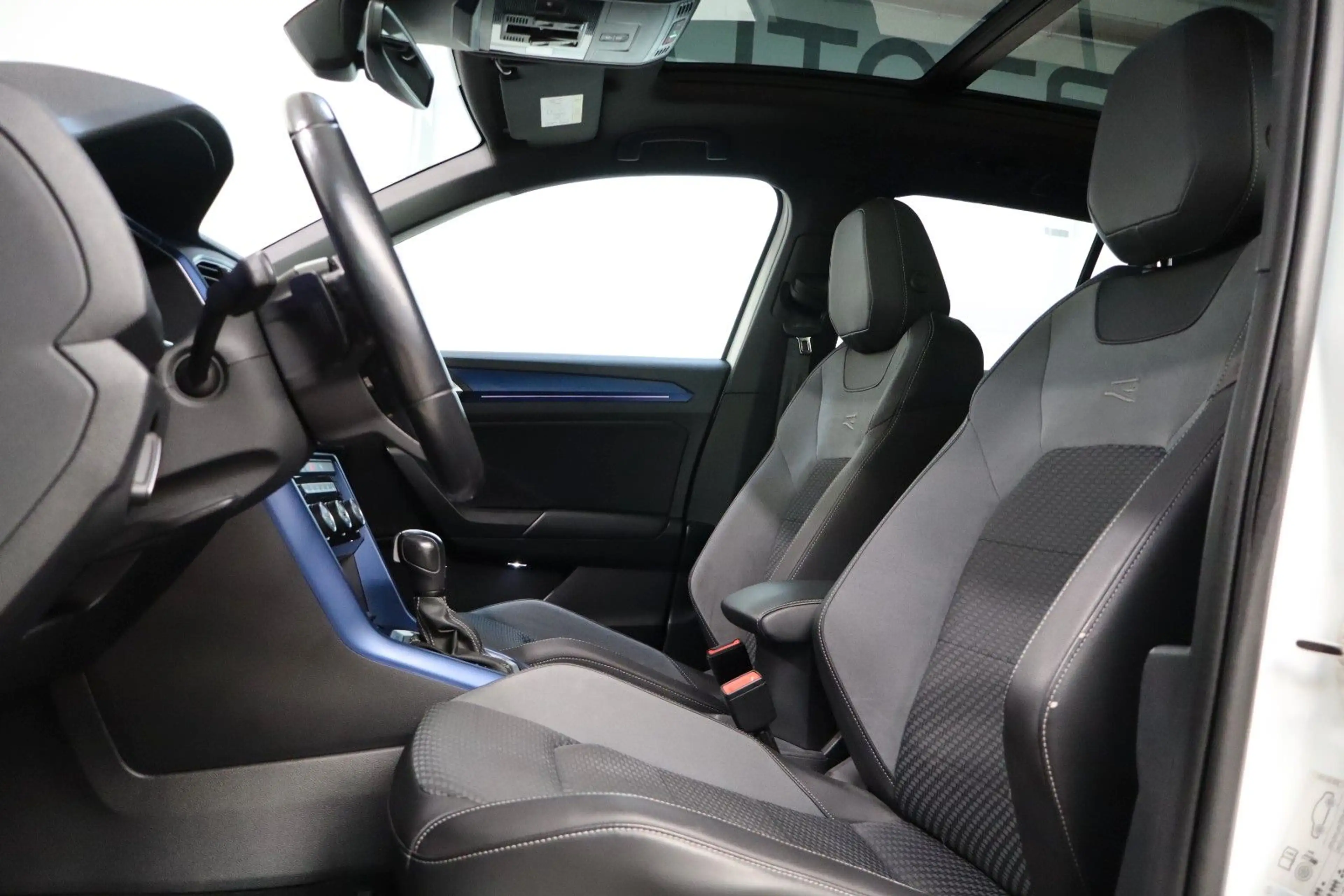 Volkswagen T-Roc R 2,0 TSI DSG 4Motion Virtual Pano AHK — photo 6