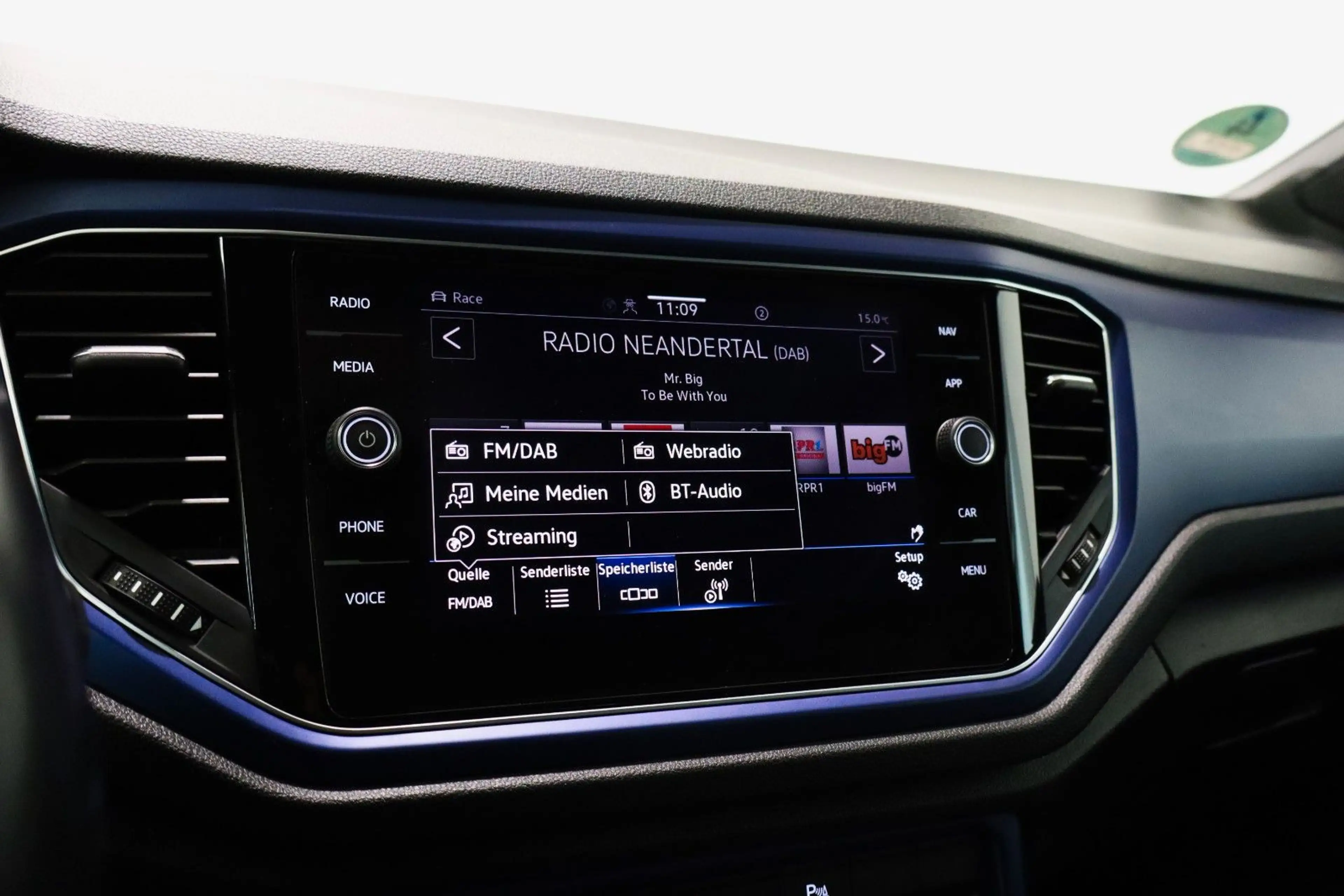 Volkswagen T-Roc R 2,0 TSI DSG 4Motion Virtual Pano AHK — photo 9
