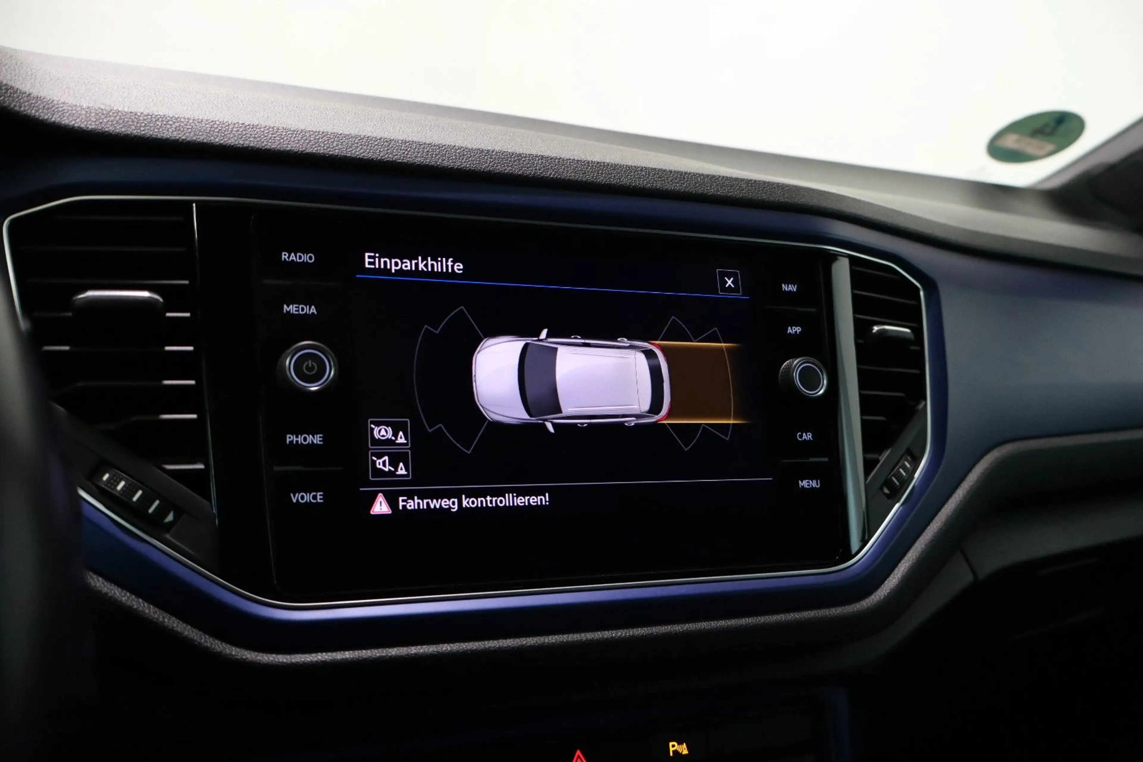 Volkswagen T-Roc R 2,0 TSI DSG 4Motion Virtual Pano AHK — photo 10