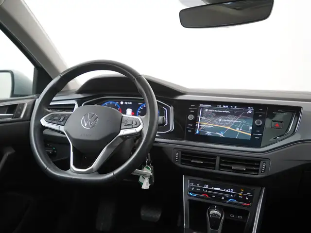 Volkswagen Polo view 5