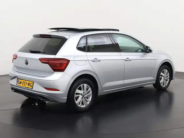 Volkswagen Polo view 4