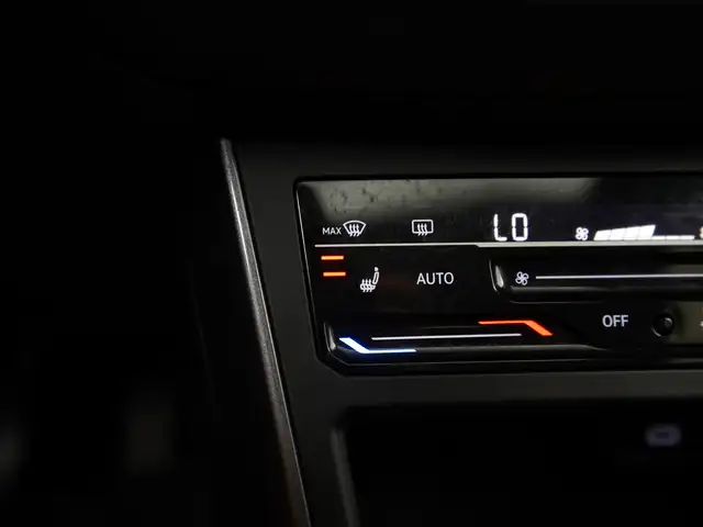 Volkswagen Polo view 12