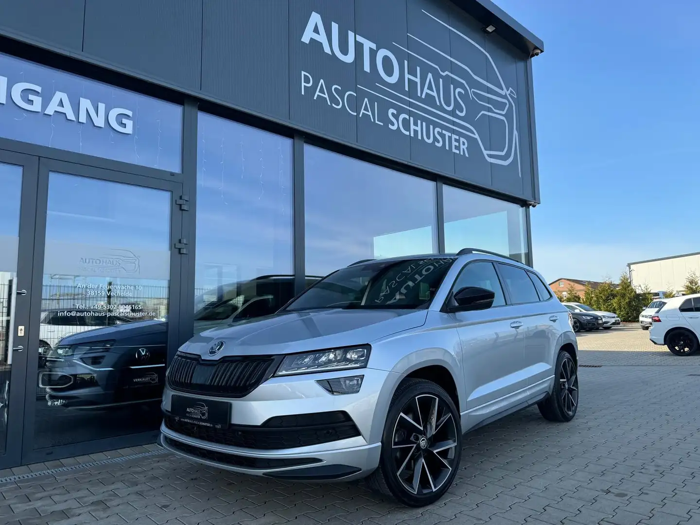 Skoda Karoq Sportline 4x4 2.0 TDI/DSG/LED/VIRTUAL/KAM Silber - 1