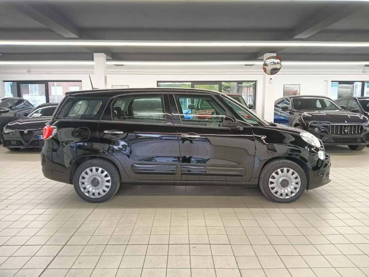 Fiat 500L 500L Wagon 1.3 Multijet 95 CV Urban Zwart - 2