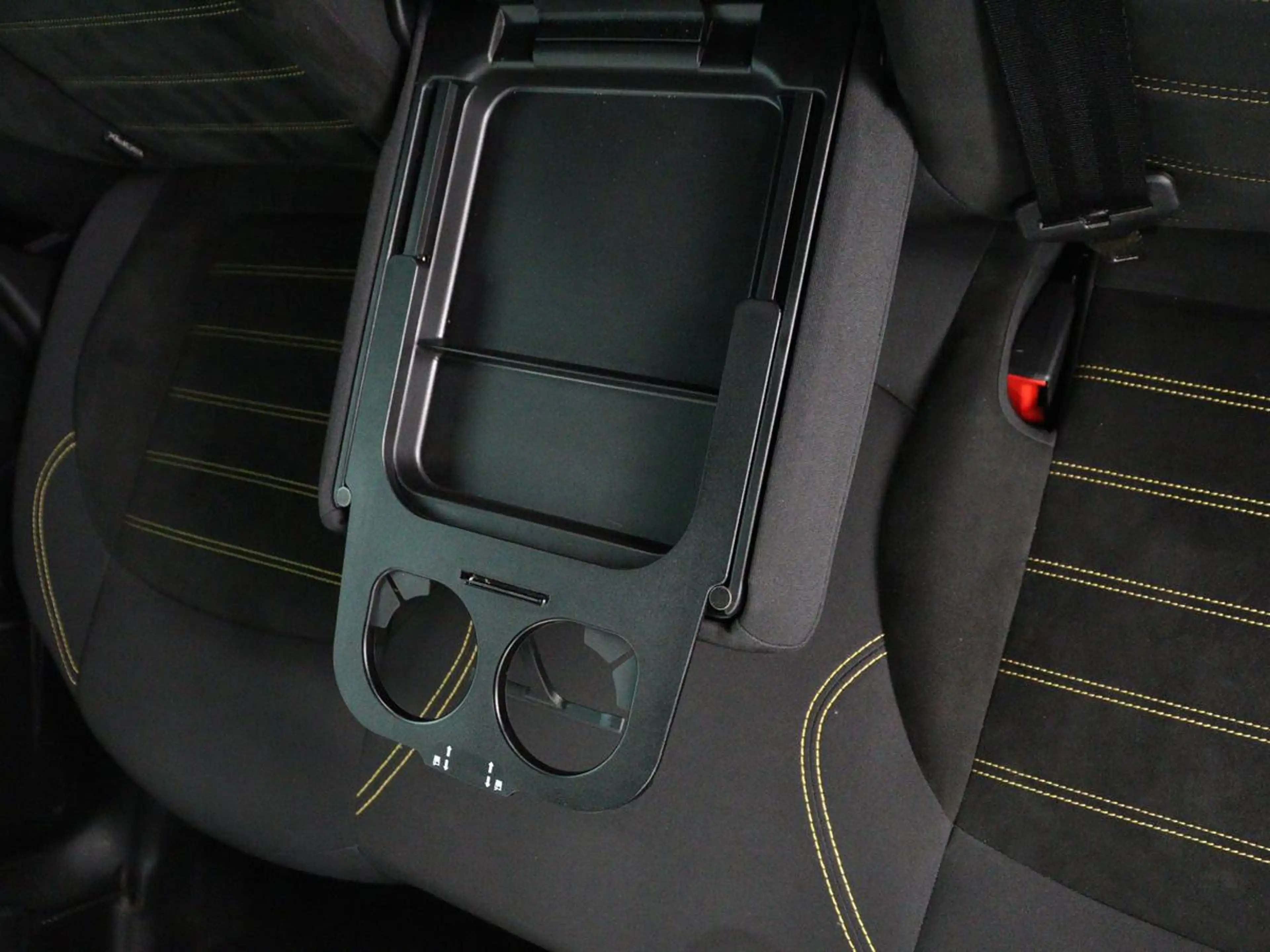 Alfa Romeo Giulietta 1.4 Turbo Sport | Gele accenten | Carplay | Park a — photo 8