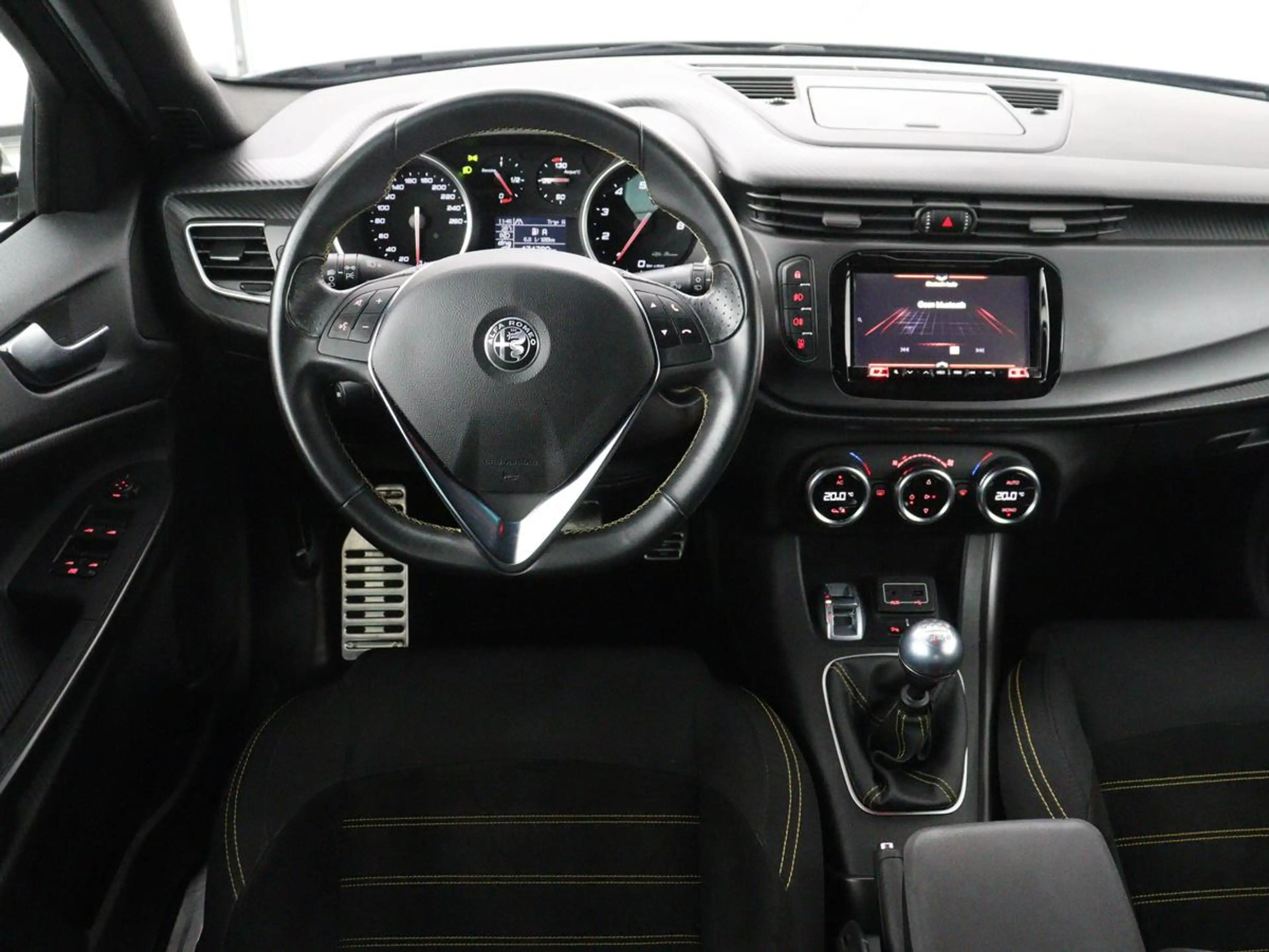 Alfa Romeo Giulietta 1.4 Turbo Sport | Gele accenten | Carplay | Park a — photo 3