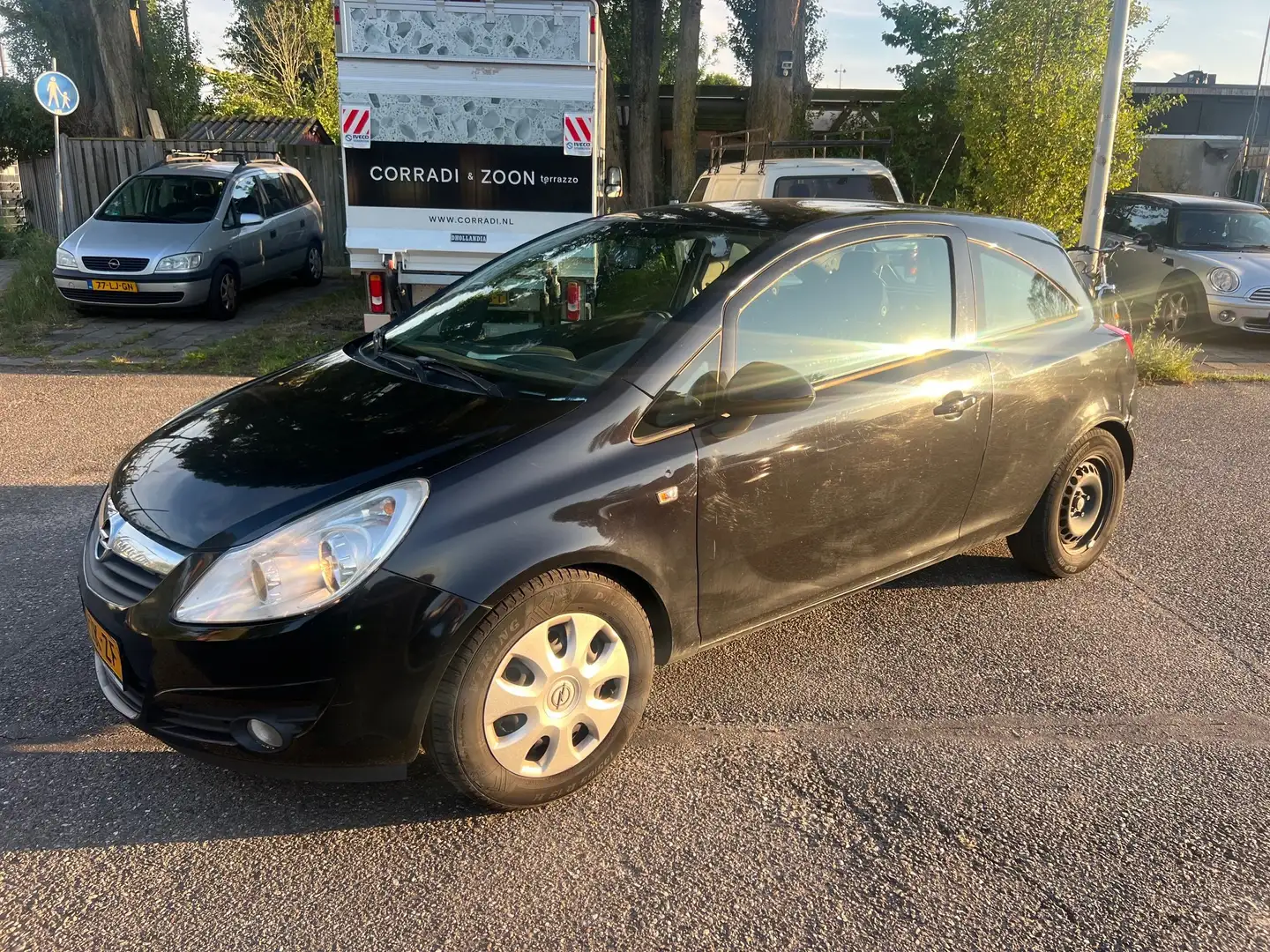 Opel Corsa Corsa 1.2-16V Enjoy Zwart - 2