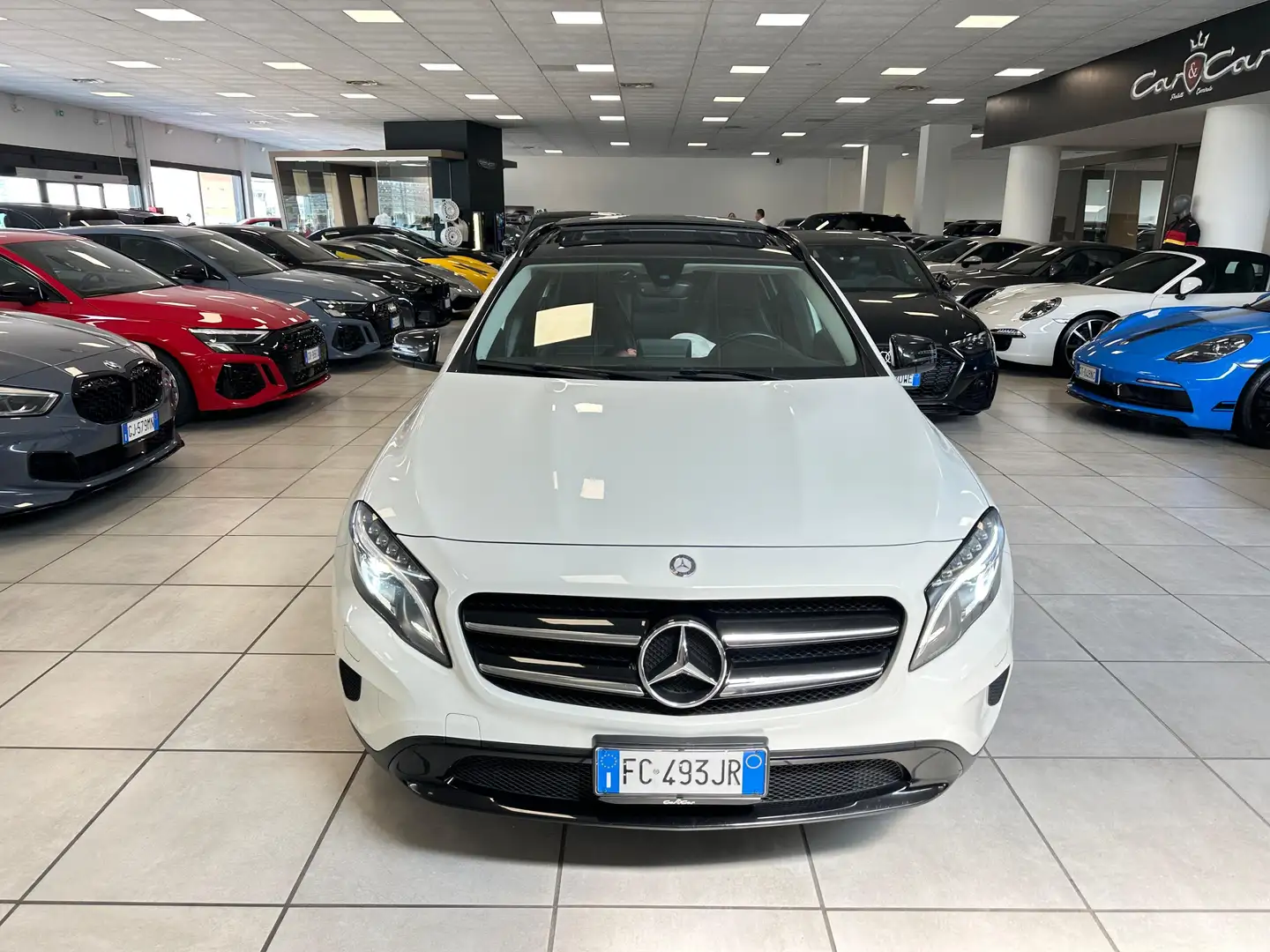Mercedes-Benz GLA 200 d (cdi) Sport auto Blanc - 2