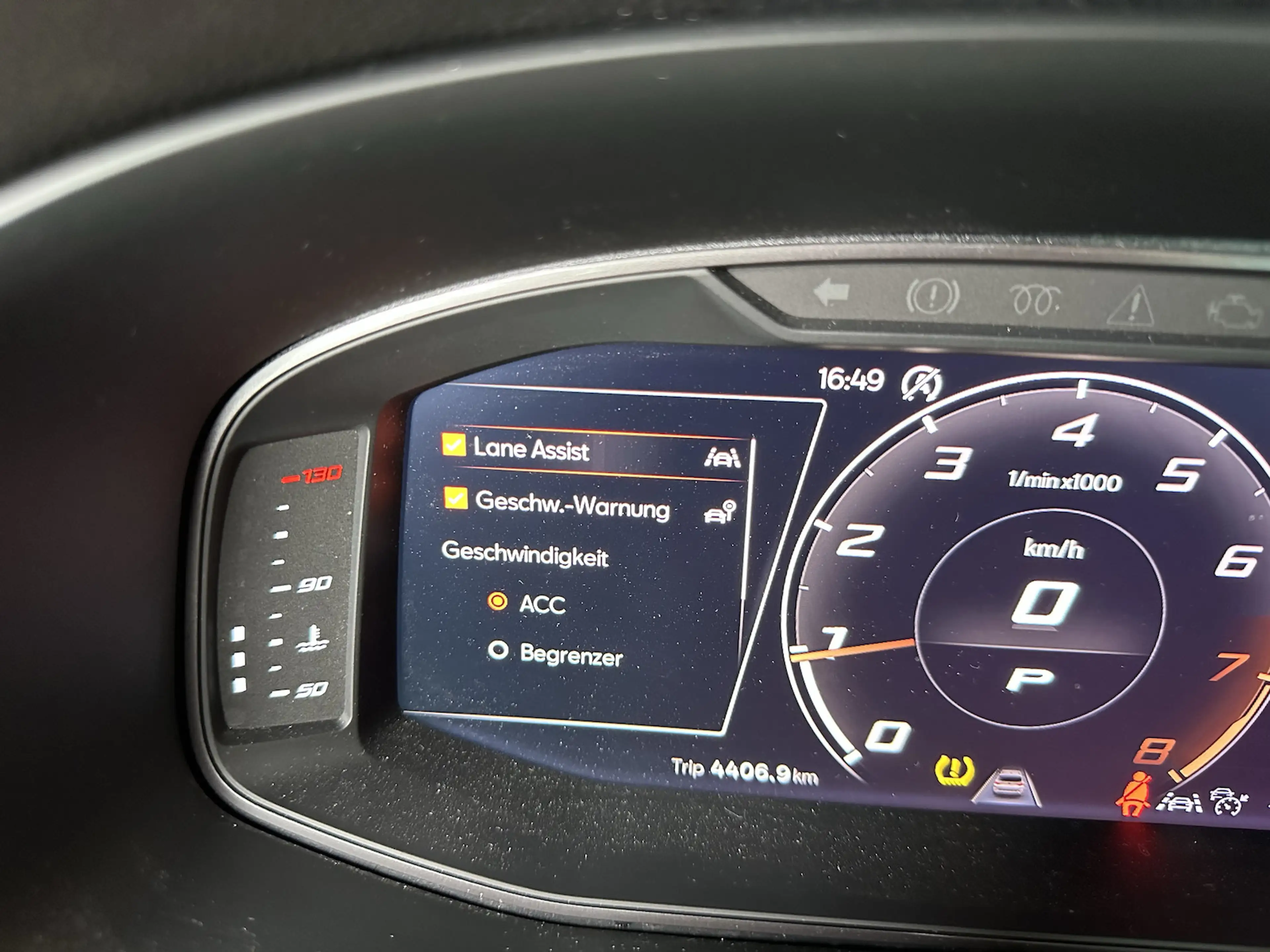 CUPRA Ateca 1,5TSI DSG AHK Assist XL 19´´ PANO — photo 14