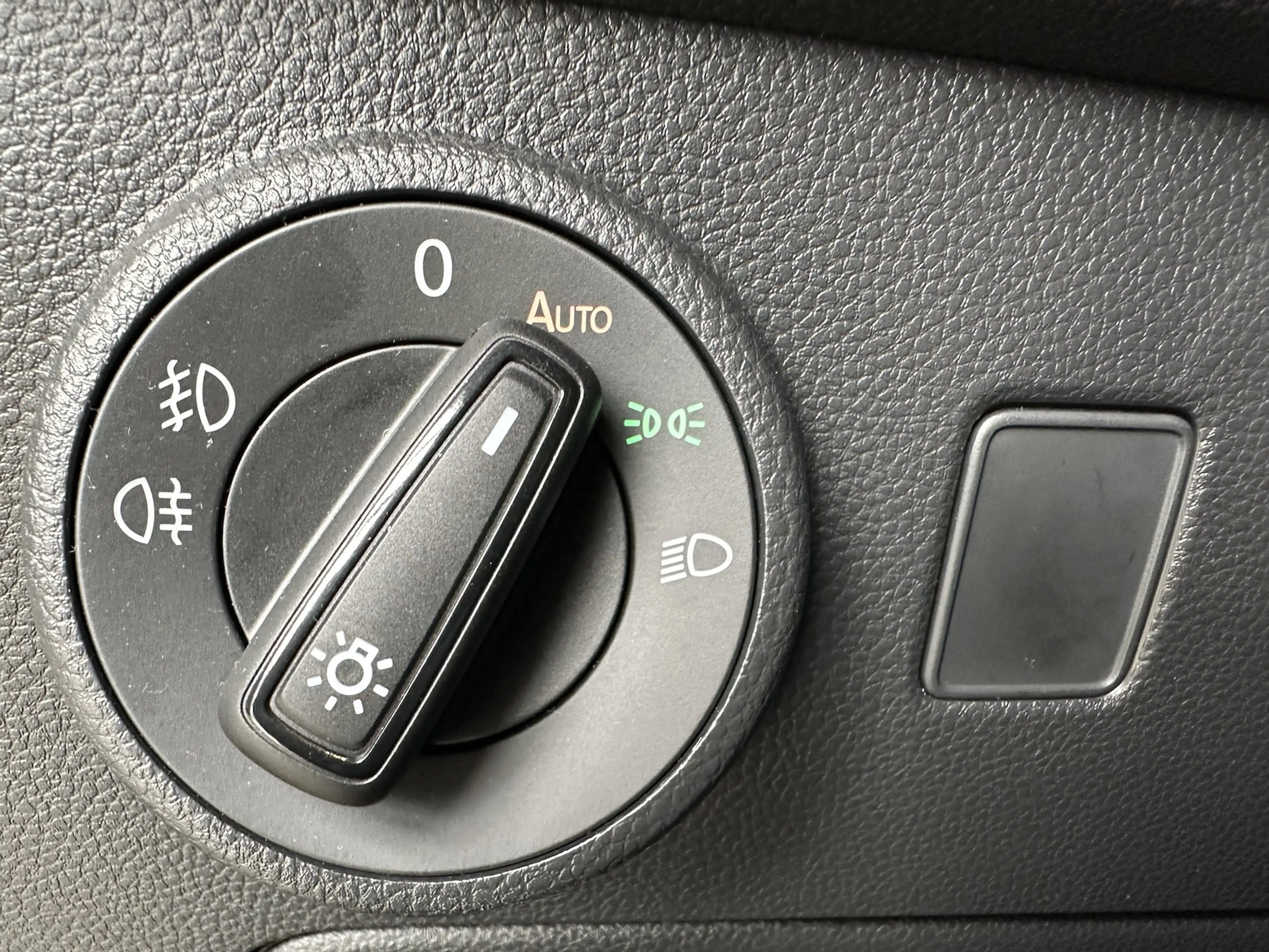 CUPRA Ateca 1,5TSI DSG AHK Assist XL 19´´ PANO — photo 10