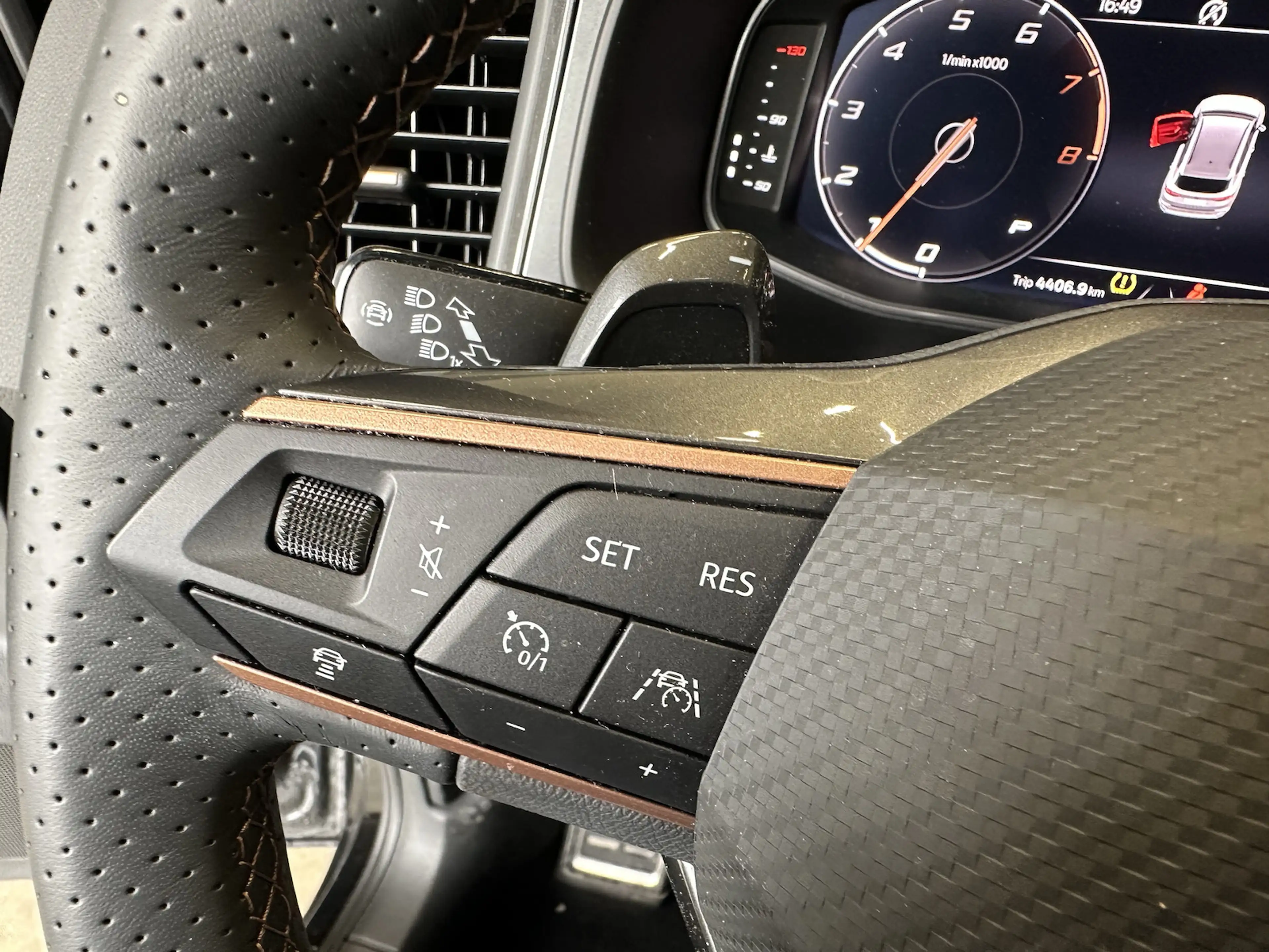 CUPRA Ateca 1,5TSI DSG AHK Assist XL 19´´ PANO — photo 11
