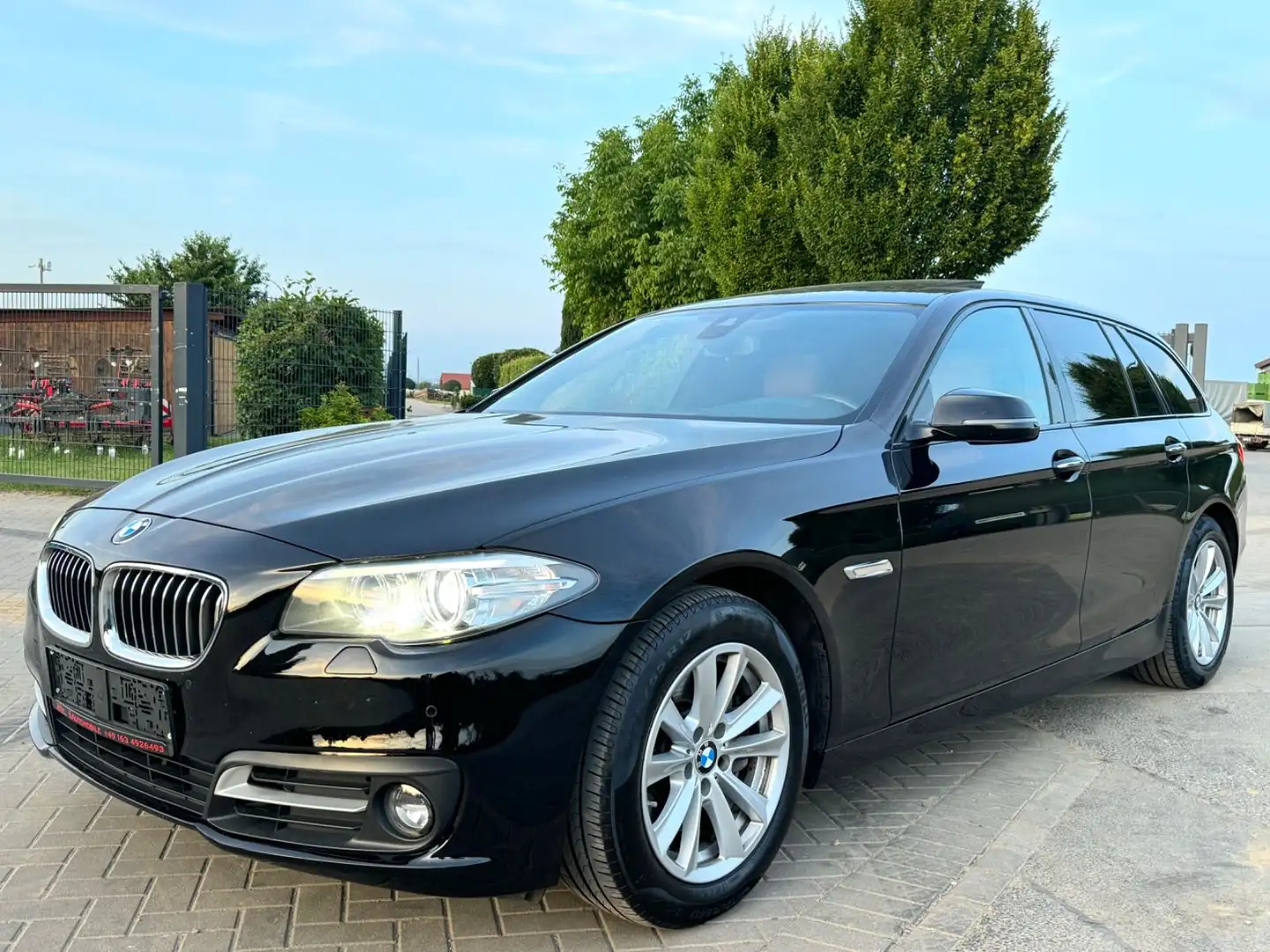 BMW 535 i Touring*FACELIFT* *INDIVIDUAL*PANO*2.HAND* Noir - 1