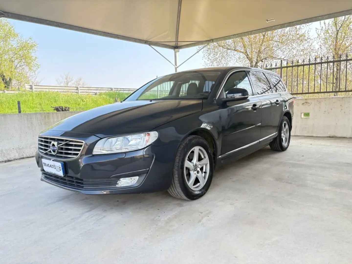 Volvo V70 D3 EURO 6 MOTORE E KM ORIGINALI AUTOMATICA Grigio - 1