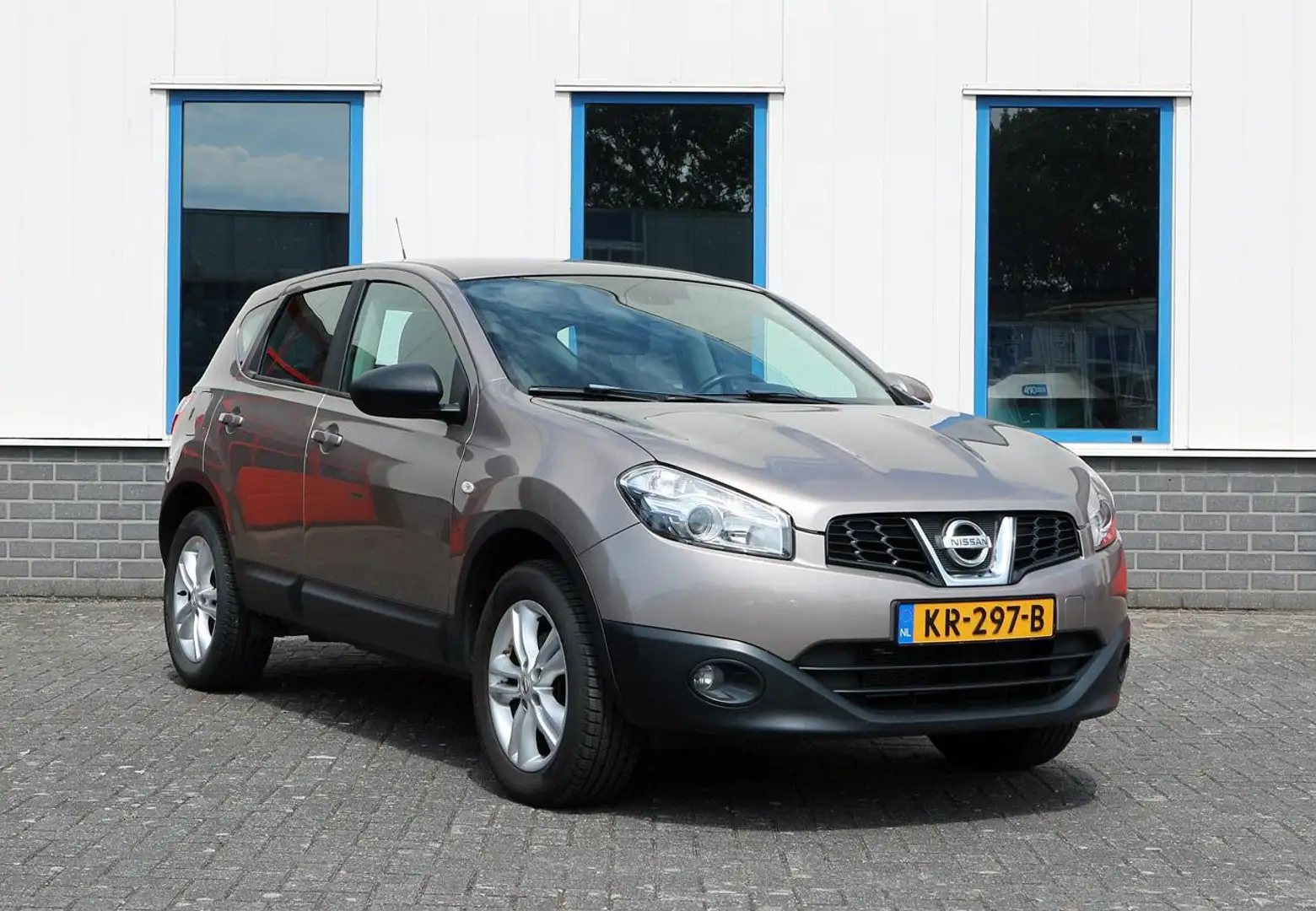 Nissan Qashqai 2.0 Acenta Automaat Nieuwe APK Bruin - 2