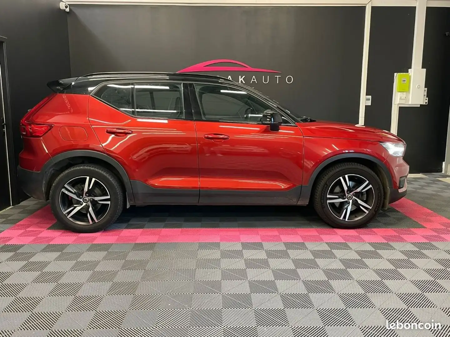 Volvo XC40 D4 AWD 190 ch Geartronic 8 R-Design ORIGINE FRANCE Rood - 2