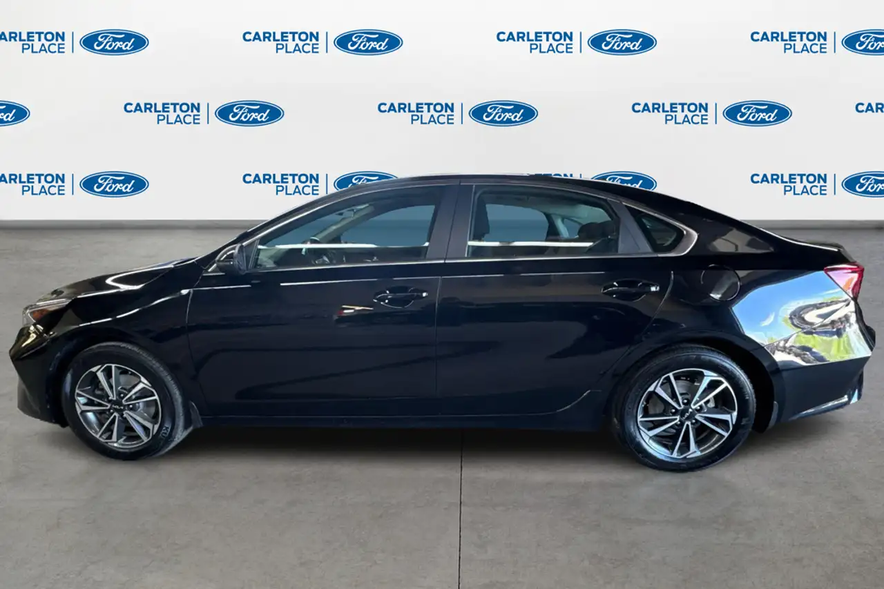 Kia Forte снимка Kia Forte