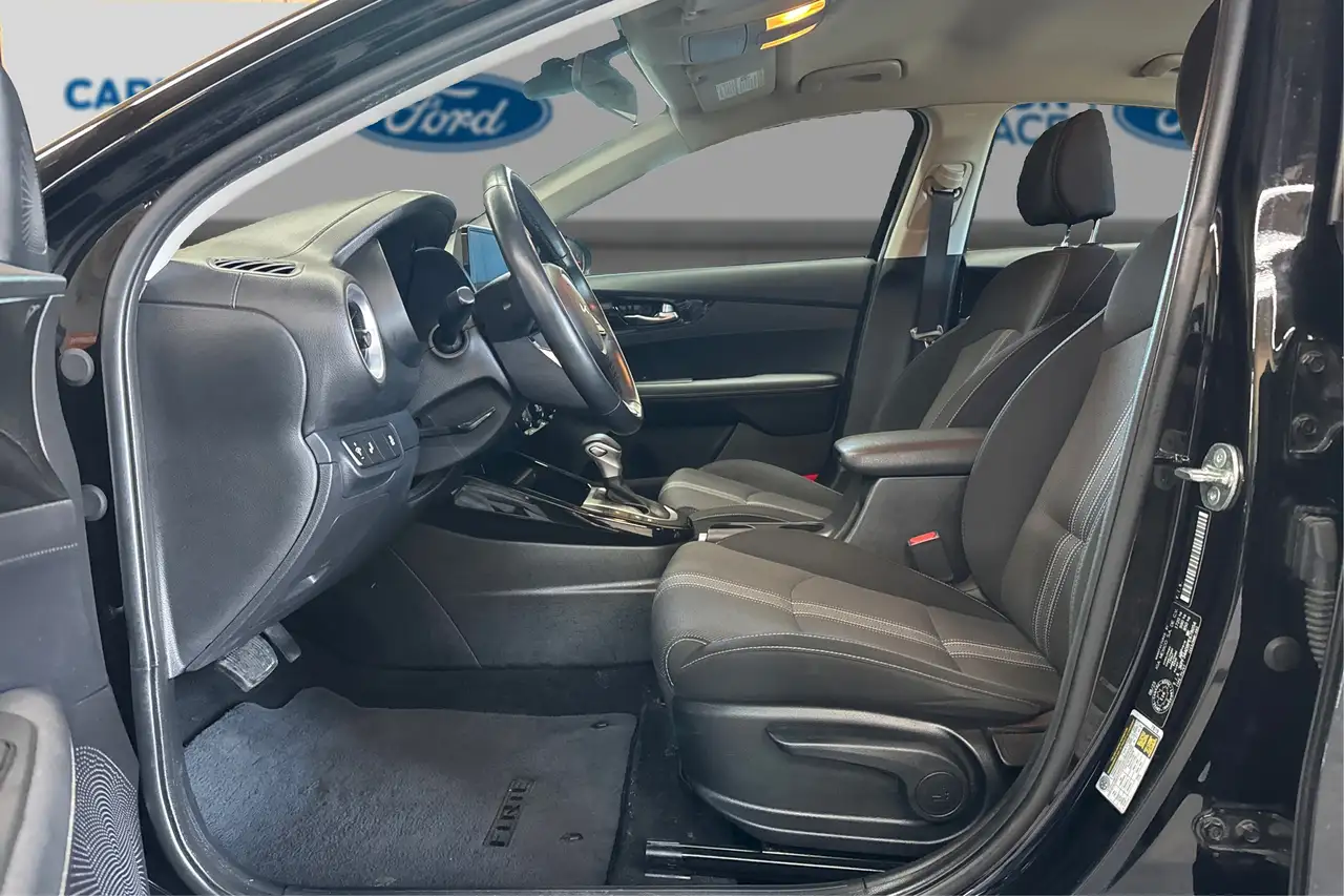 Kia Forte снимка Kia Forte