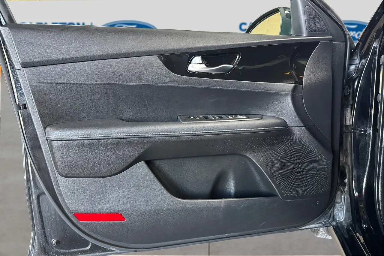 Kia Forte снимка Kia Forte