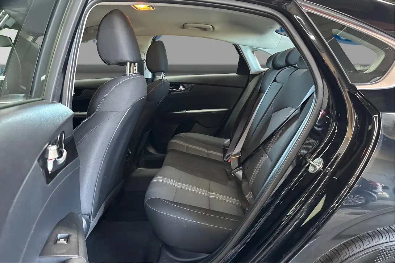 Kia Forte снимка Kia Forte