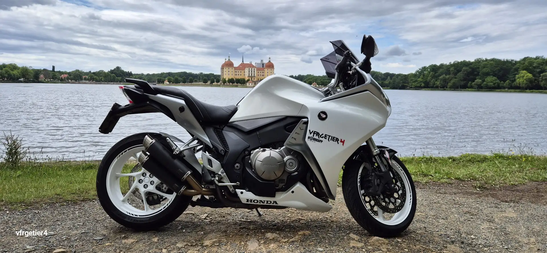 Honda VFR 1200 Bianco - 1