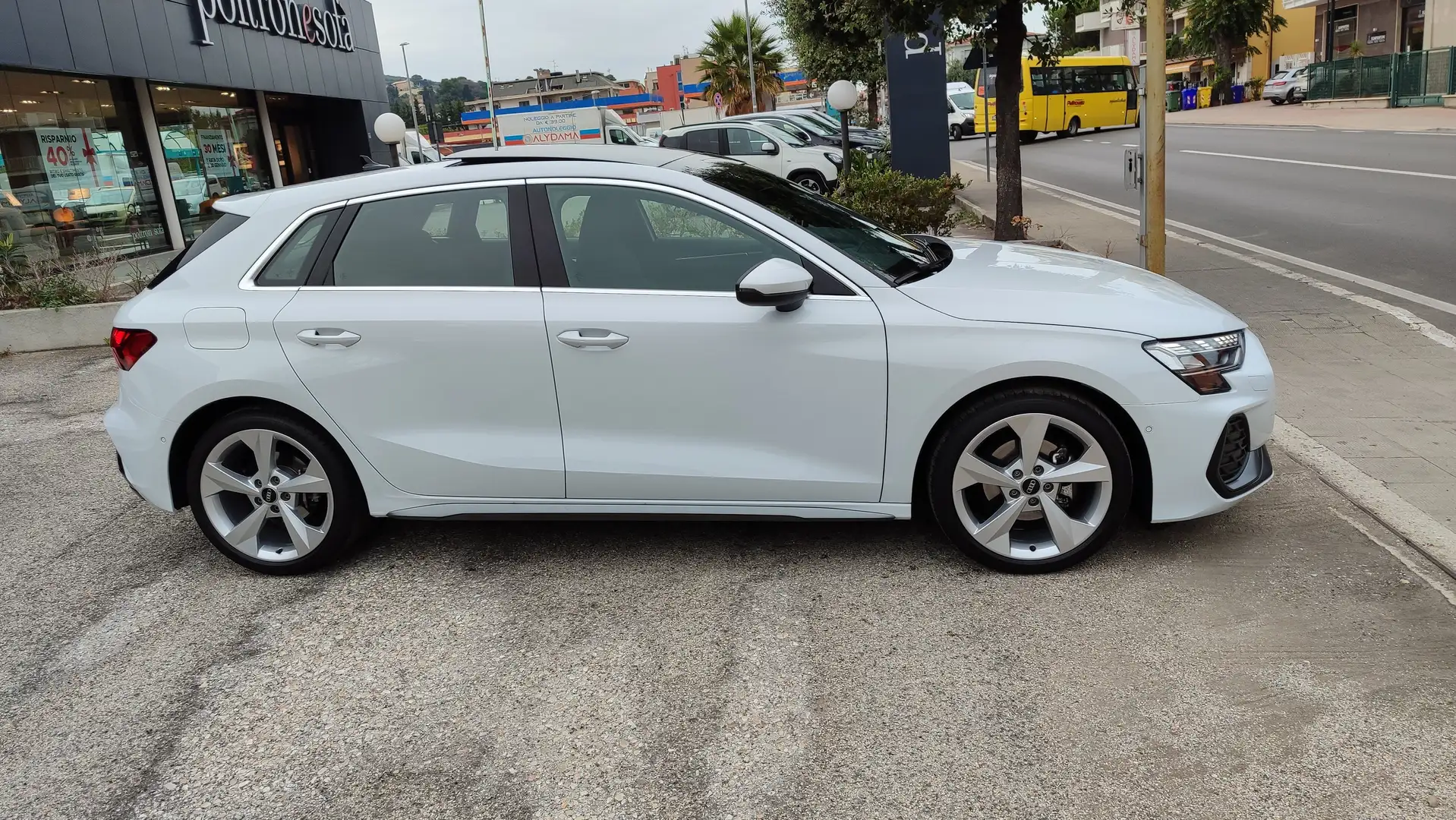 Audi A3 Sportback 35 tdi S line s-tronic NUOVO MODELLO Bianco - 2