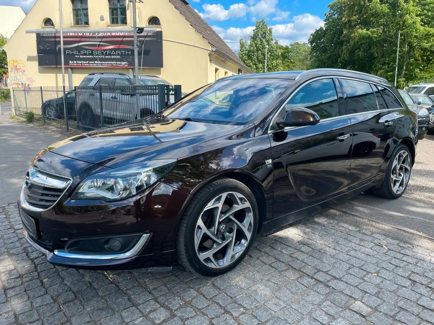 Opel Insignia INSIGNIA 2.0 CDTI 4x4*OPC-LINE*BOSE*KAMERA*LEDER Brown - 1