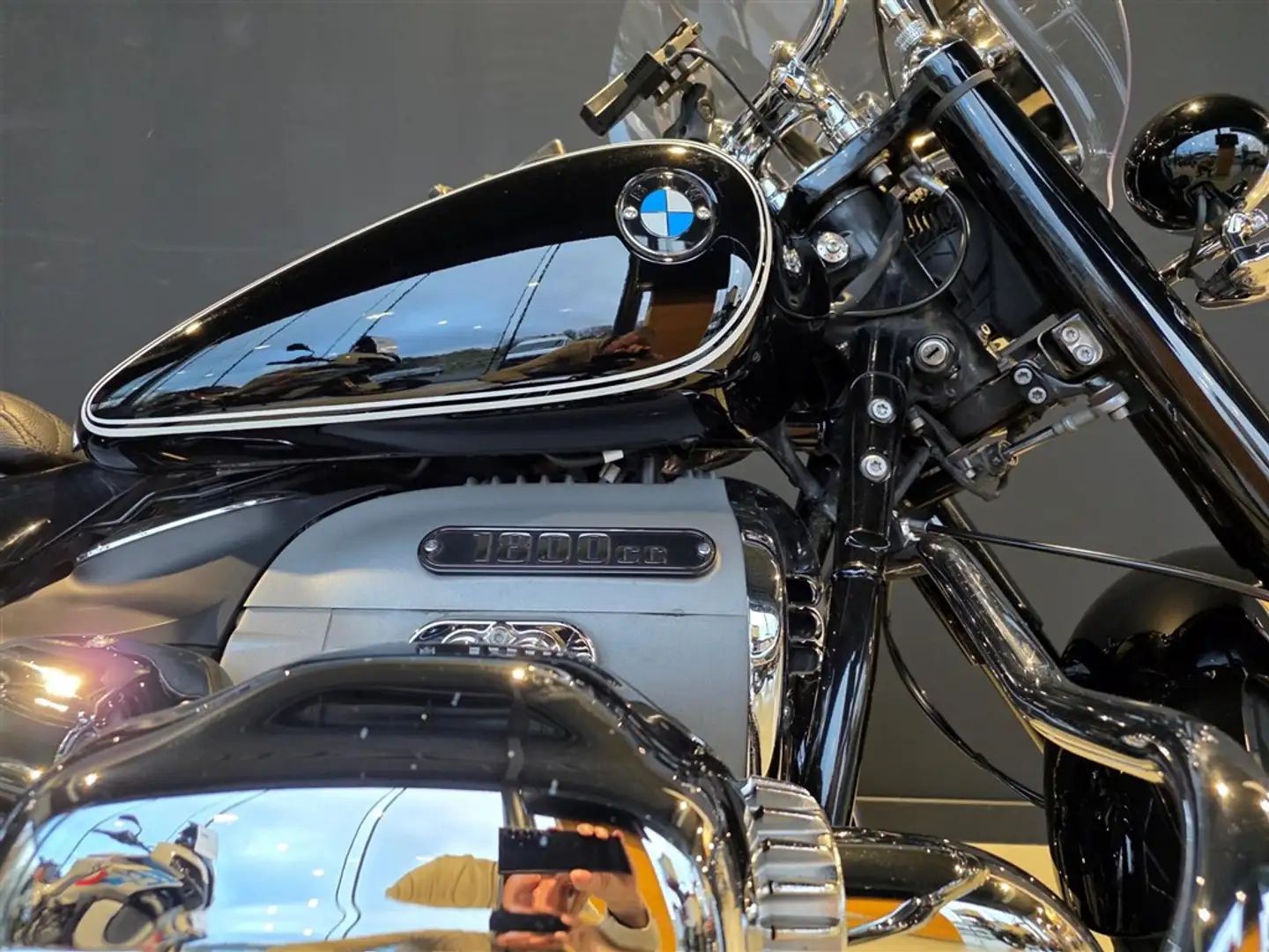 BMW R 18 Classic 0 Noir - 2