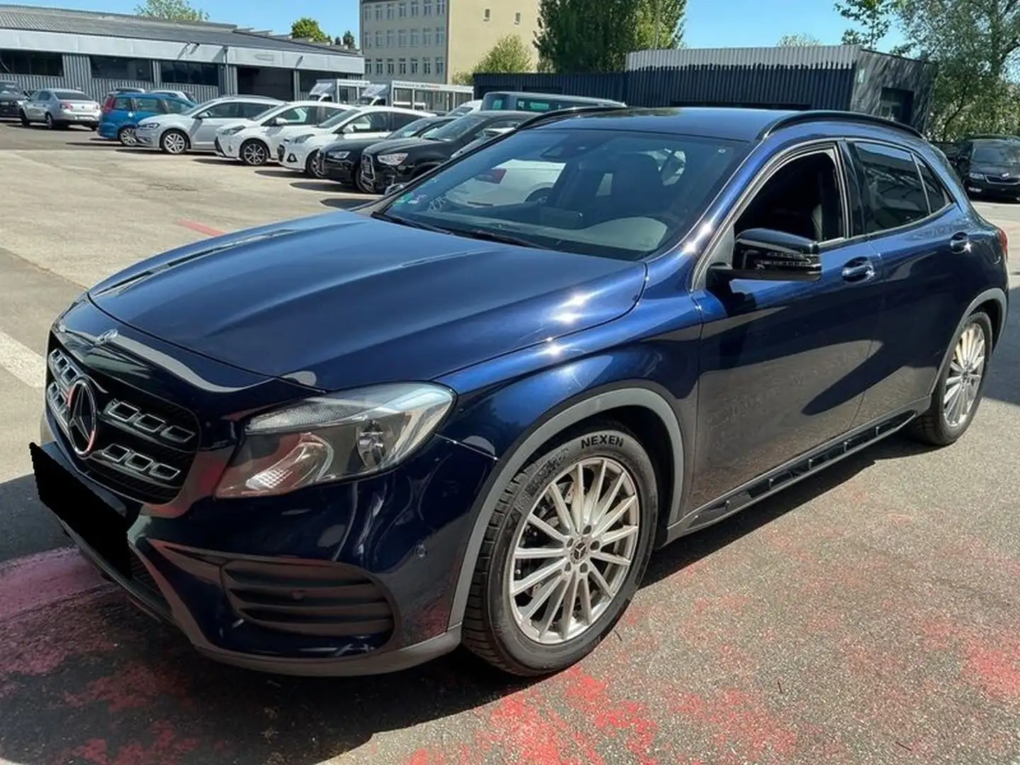 Mercedes-Benz GLA 250 4Matic 7G-DCT Bleu - 1