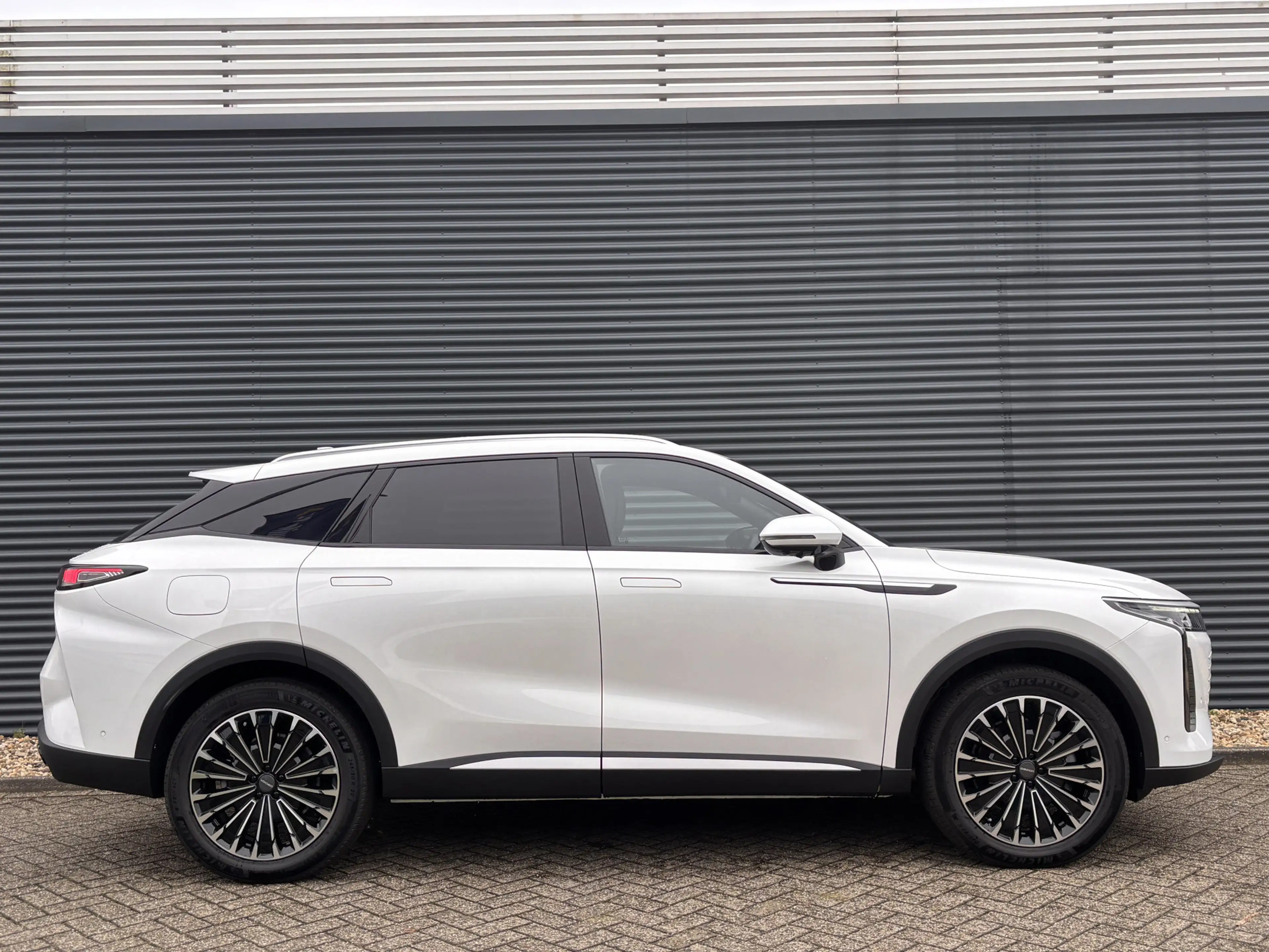 Omoda 9 Premium Plug-In Hybride Automaat met 1100 km Range — photo 14