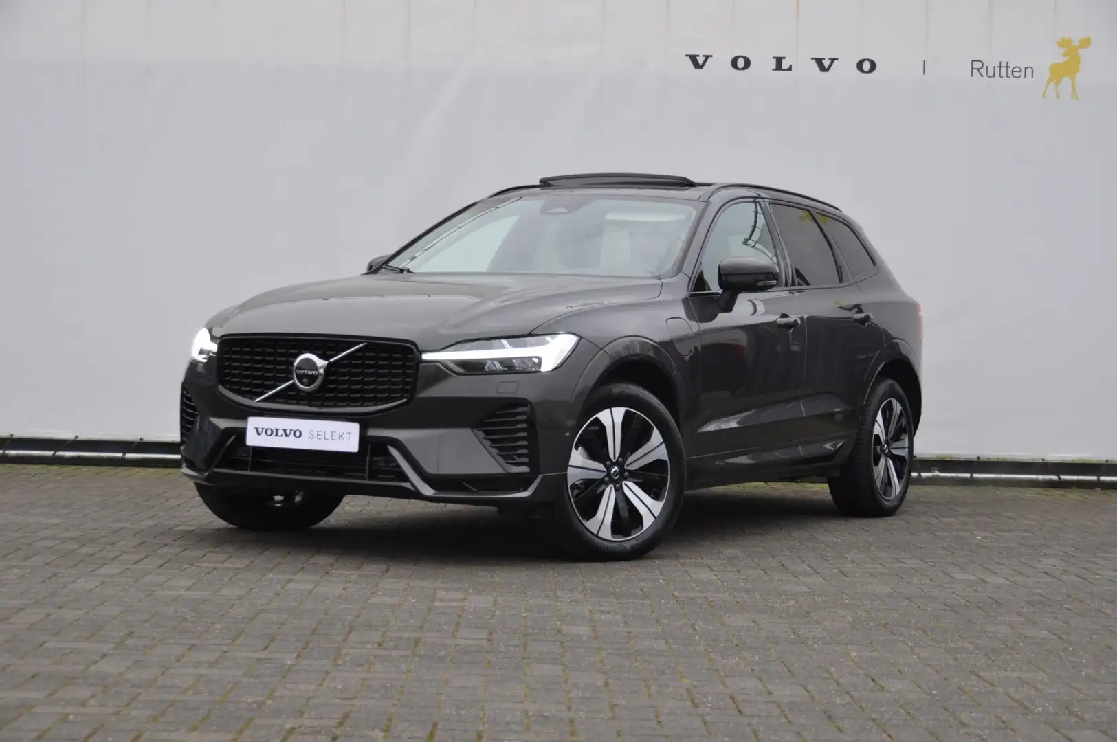Volvo XC60 T6 350PK Automaat Plug-in hybrid AWD Plus Dark Lon Grijs - 2