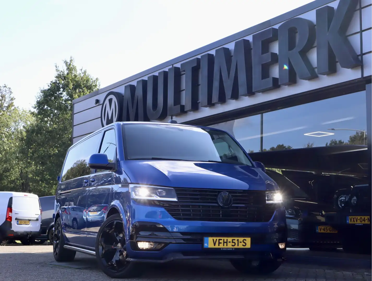 Volkswagen T6.1 Transporter 2.0 TDI DSG LANG BULLI LUXE CABINE Blauw - 1