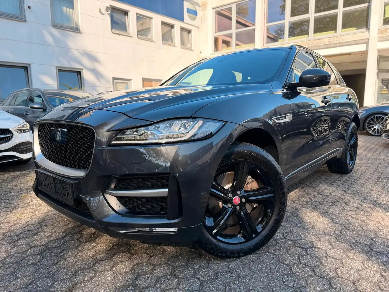 Jaguar F-Pace