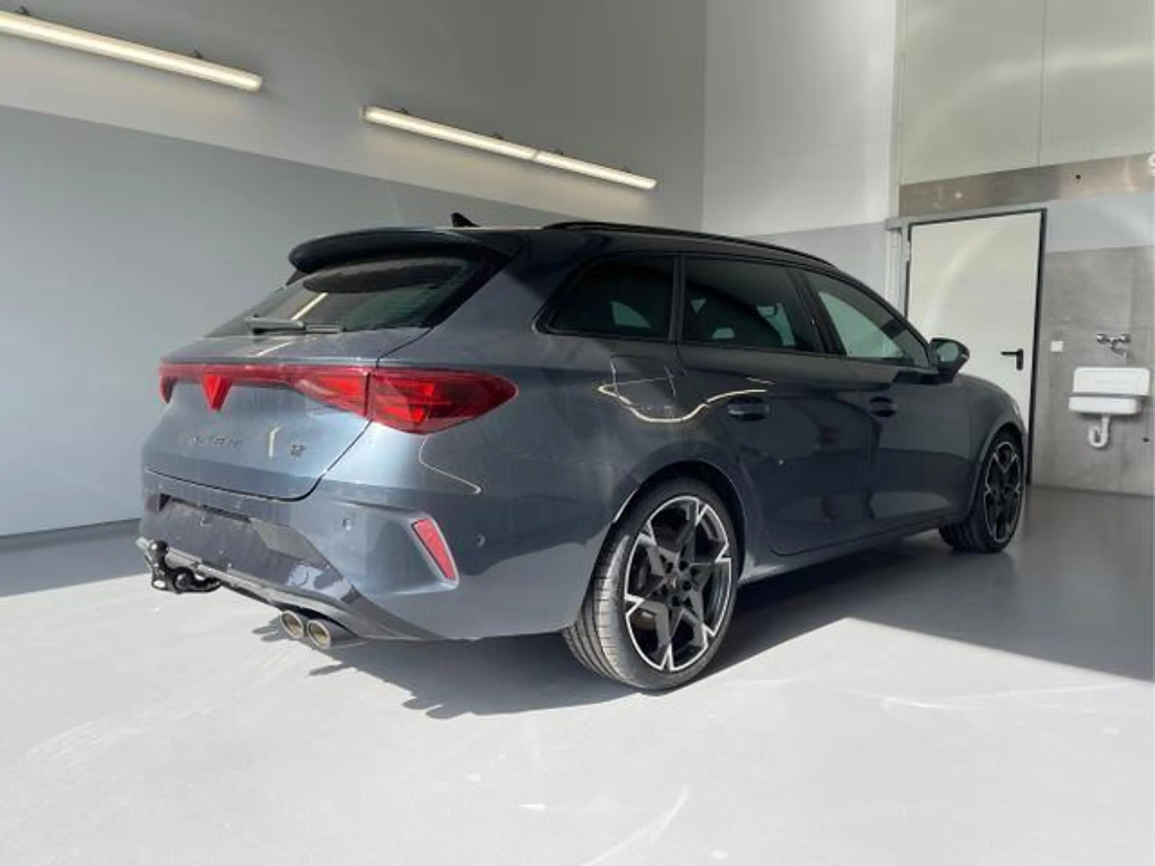 CUPRA Leon VZ 333PS DSG 4Drive Matrix+Navi+AHK+Alu19+Sitzheiz — photo 4