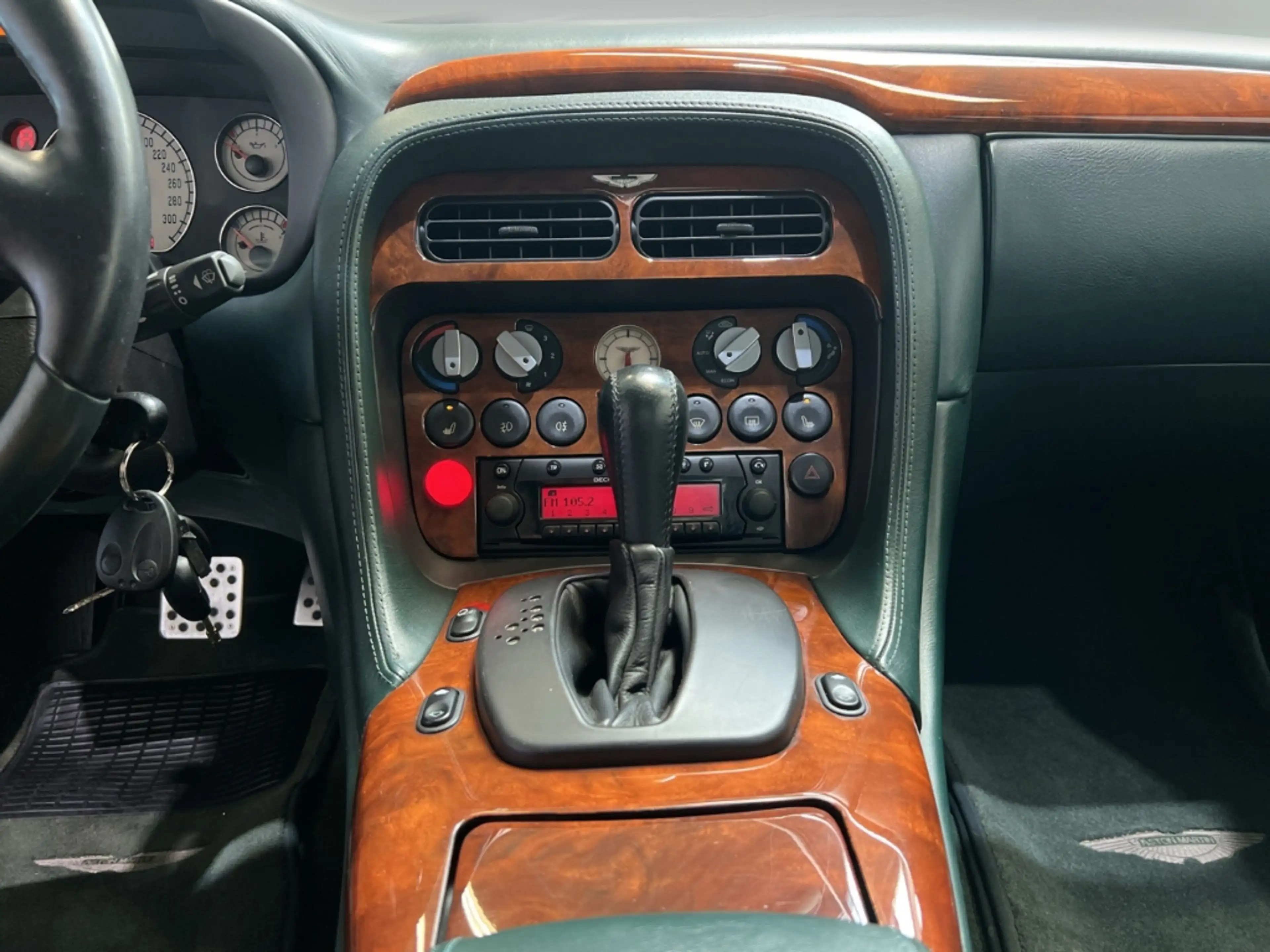 Aston Martin DB7 GTA Tungsten Silver Forest Green 1of112 — photo 10