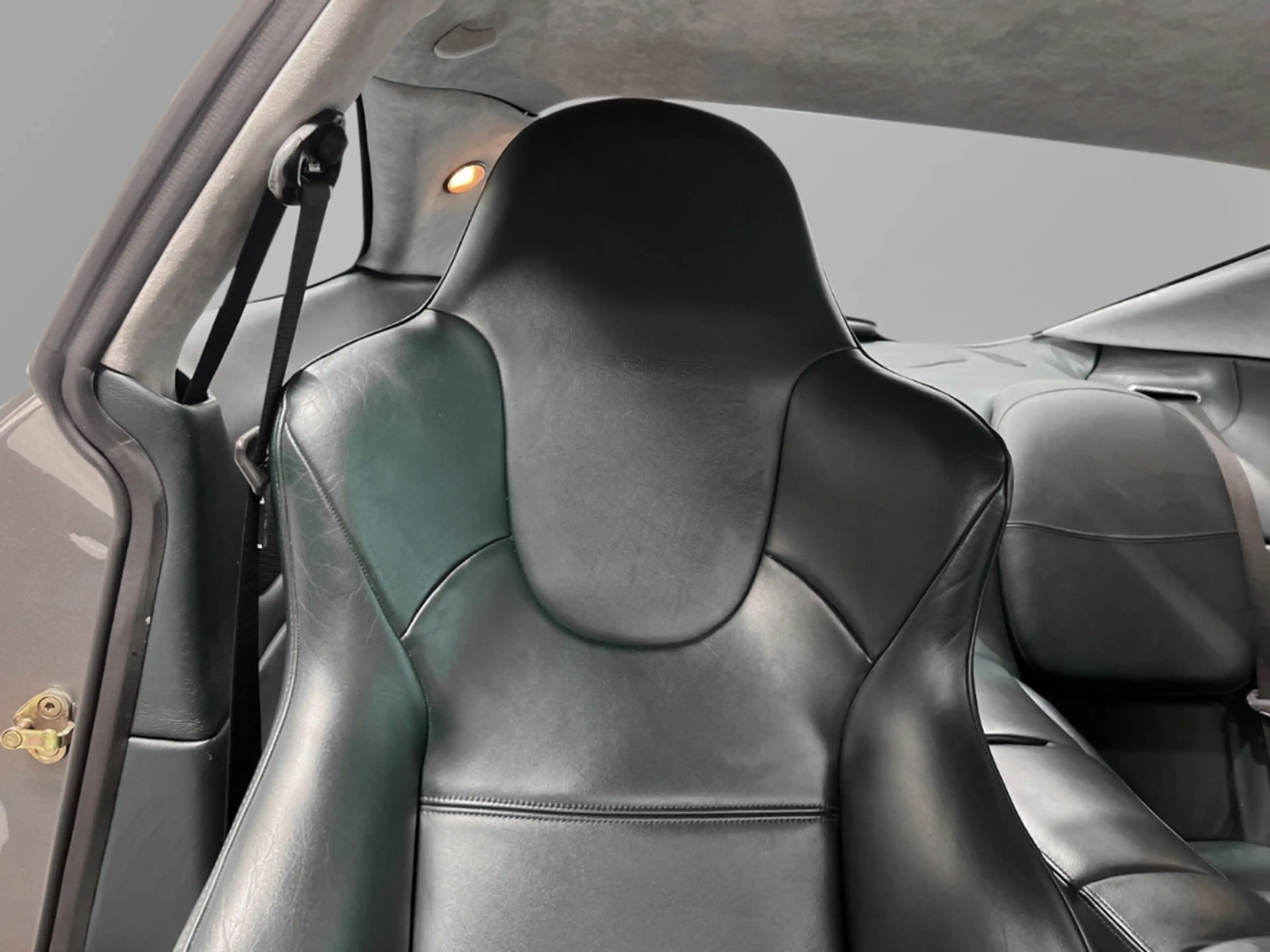 Aston Martin DB7 GTA Tungsten Silver Forest Green 1of112 — photo 5