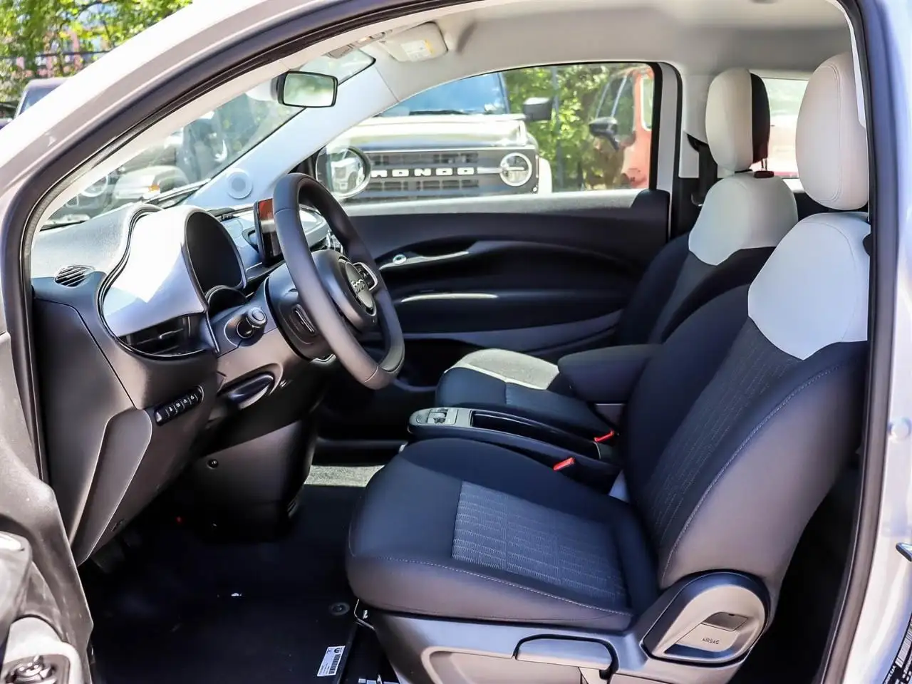 Fiat 500e снимка Fiat 500e